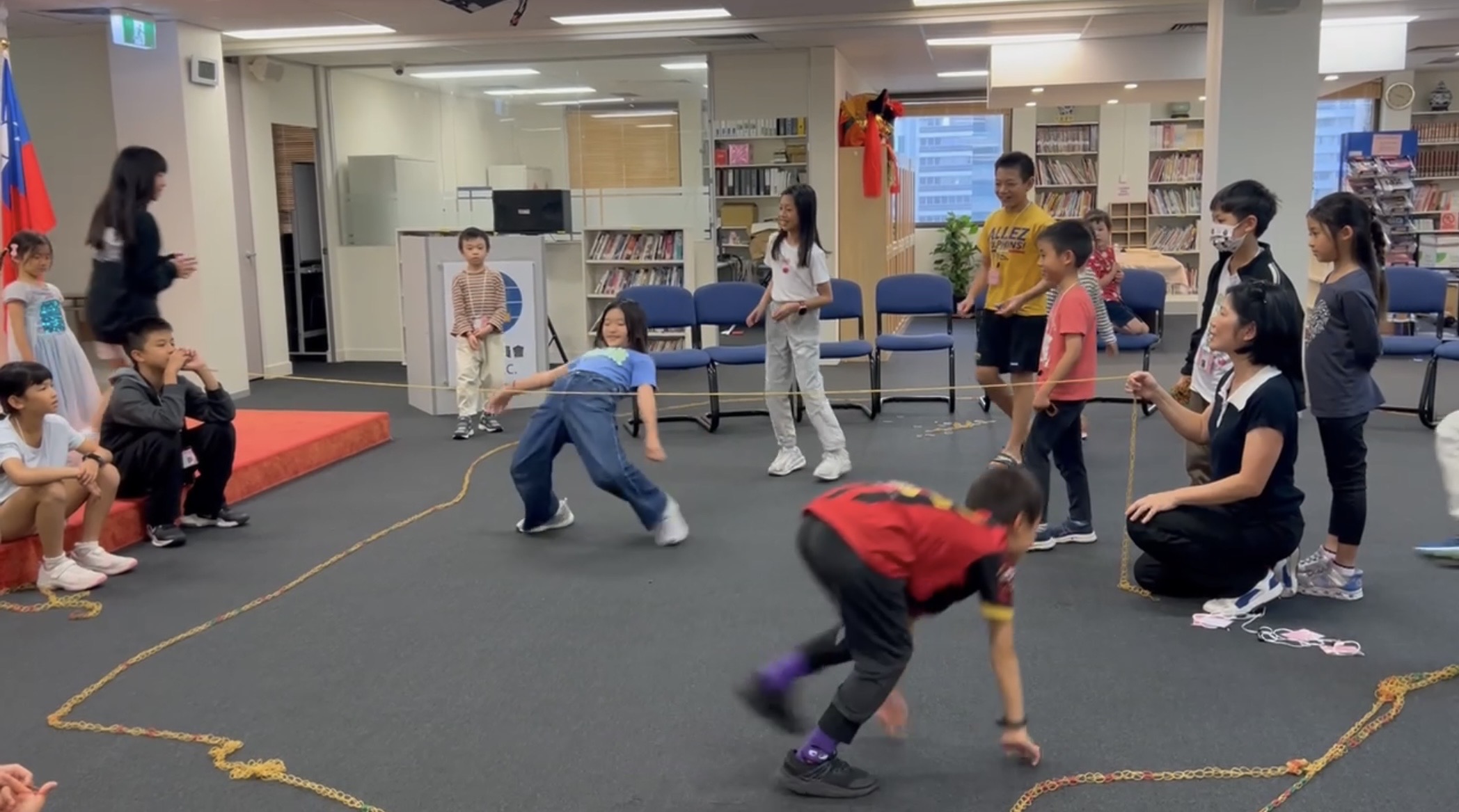 雪梨臺灣學校舉辦自然科學實驗、藝術創作、團隊遊戲和美食體驗營隊3