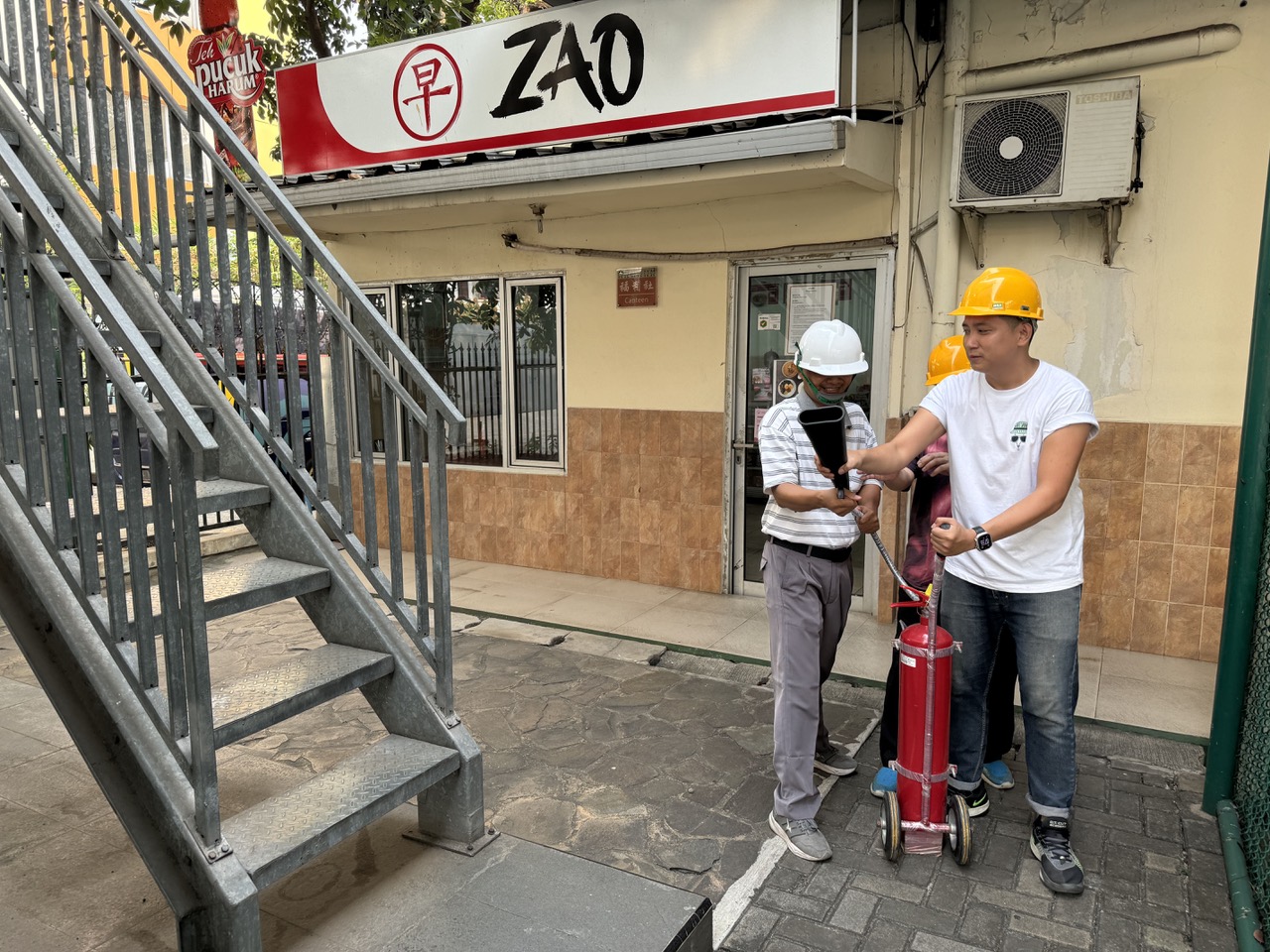 救火組進行滅火演練