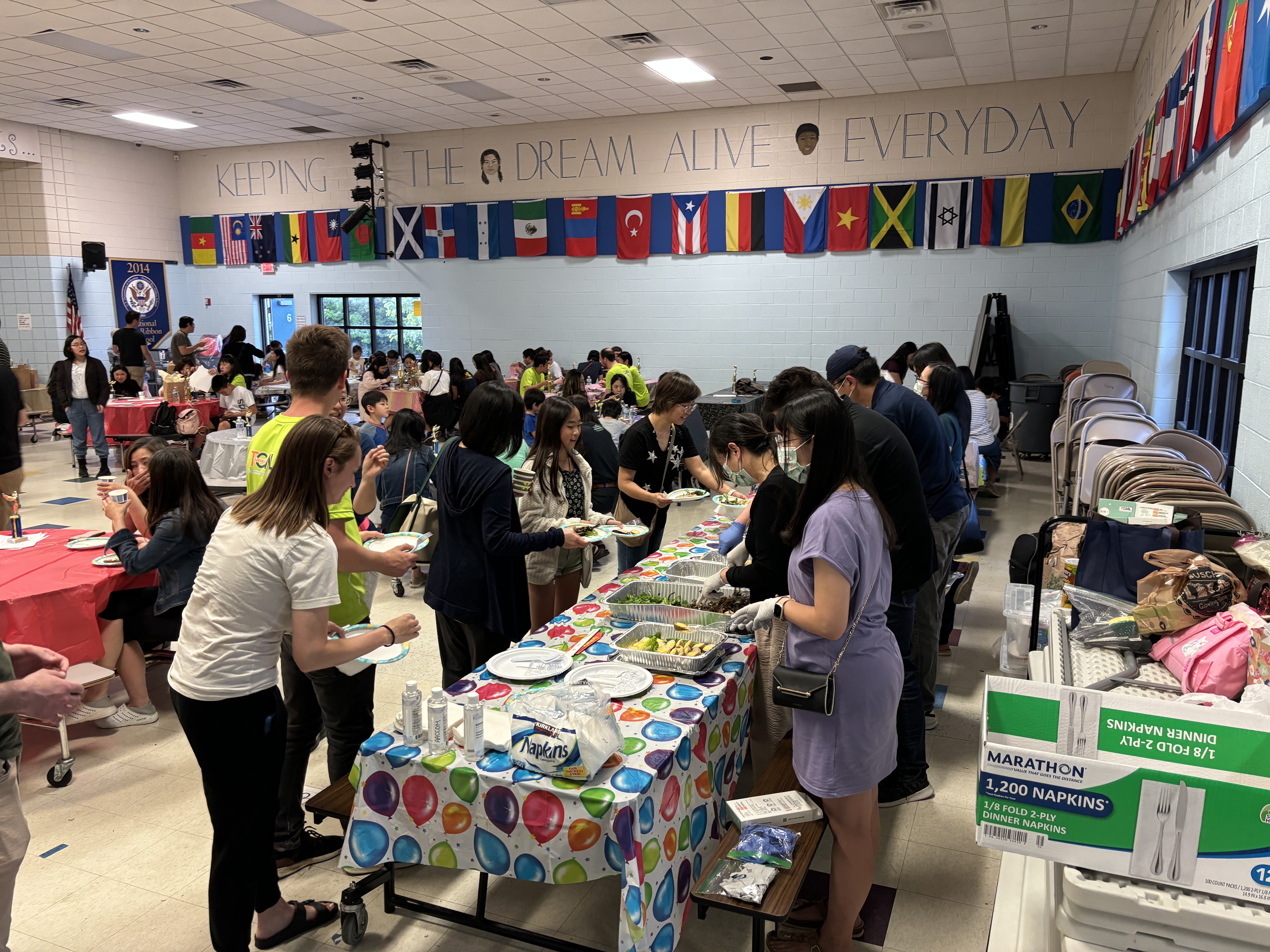 典禮結束後，於會場推廣臺灣美食文化，並且進行抽獎活動