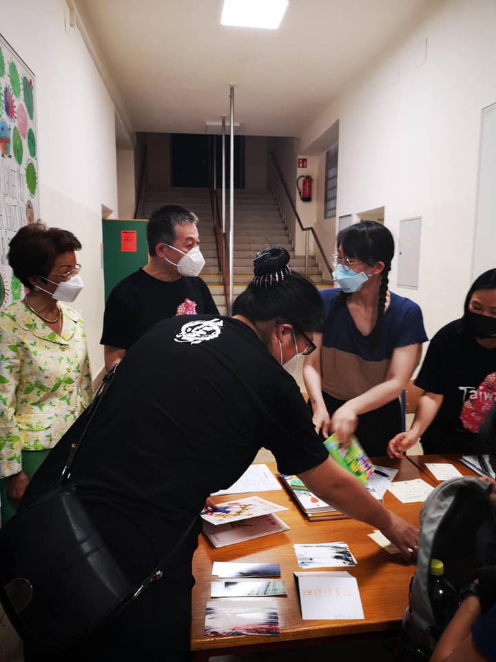 忙碌的圖書館業務