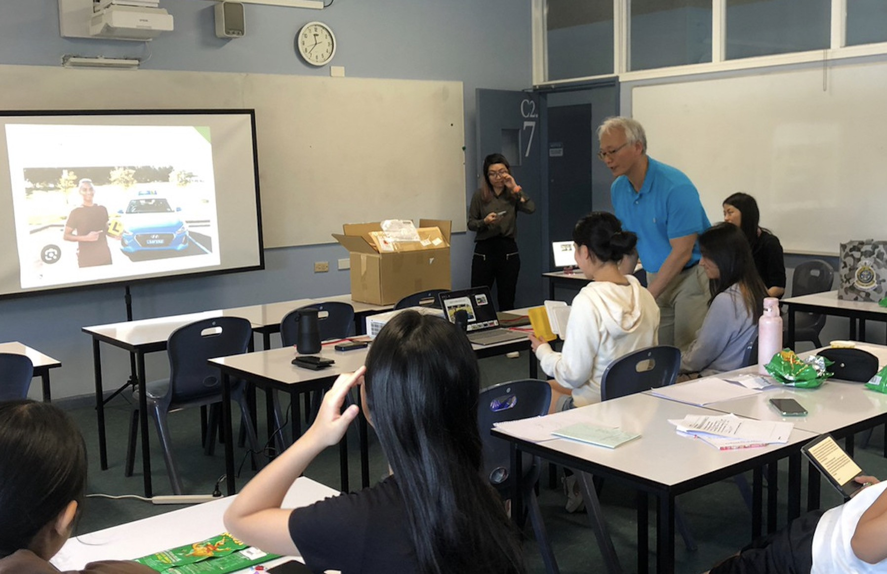 學生介紹澳洲的汽車駕照制度