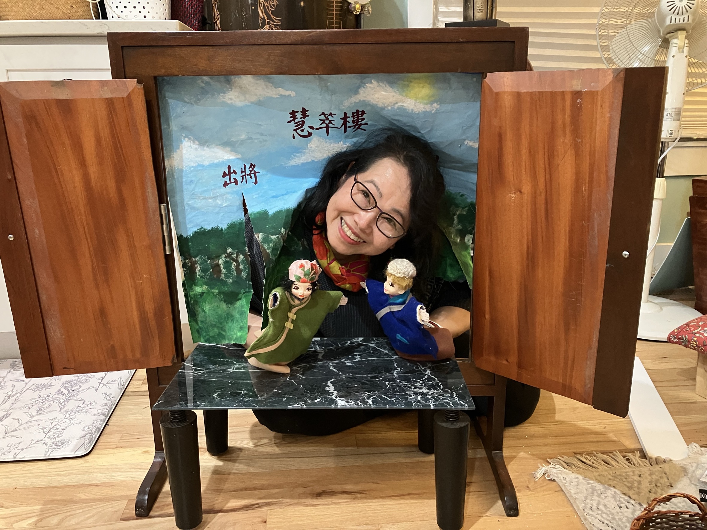講師畢慧儀示範操偶