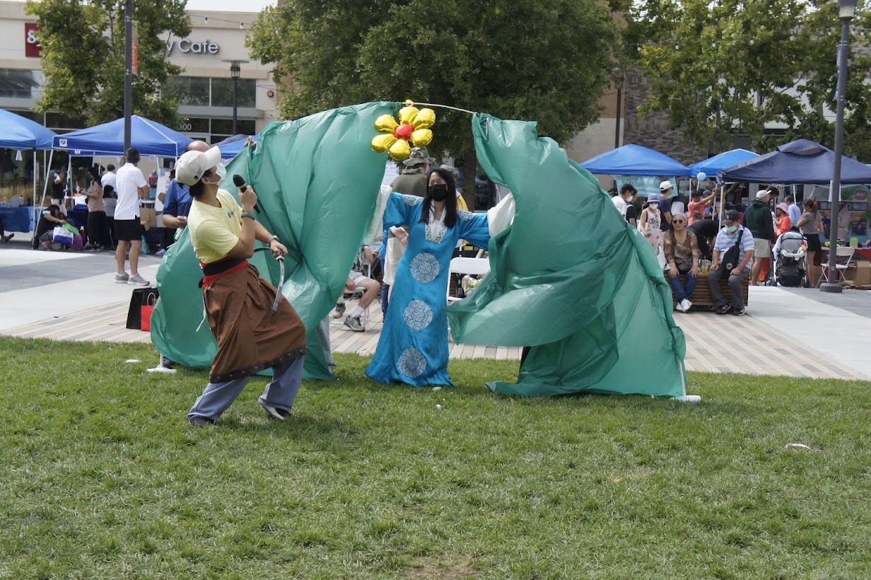 親子活動主持人-蔡秉諺和彭珈睿兩位同學