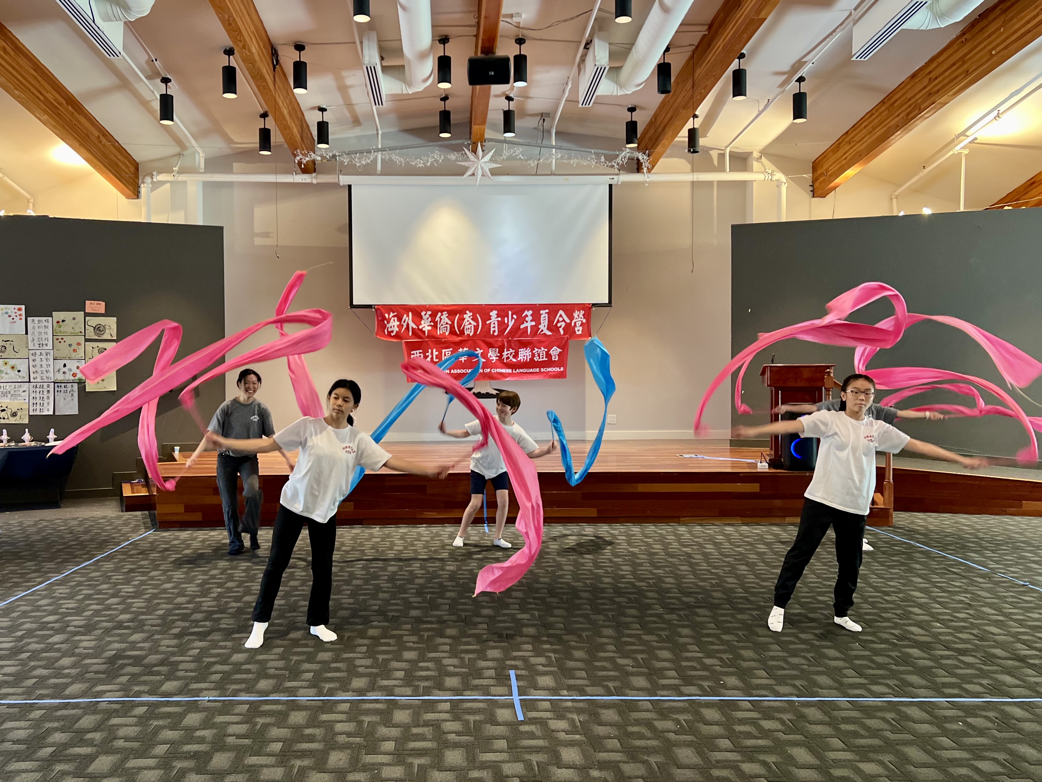 第四營隊學員表演的「風華絕代舞飛天」