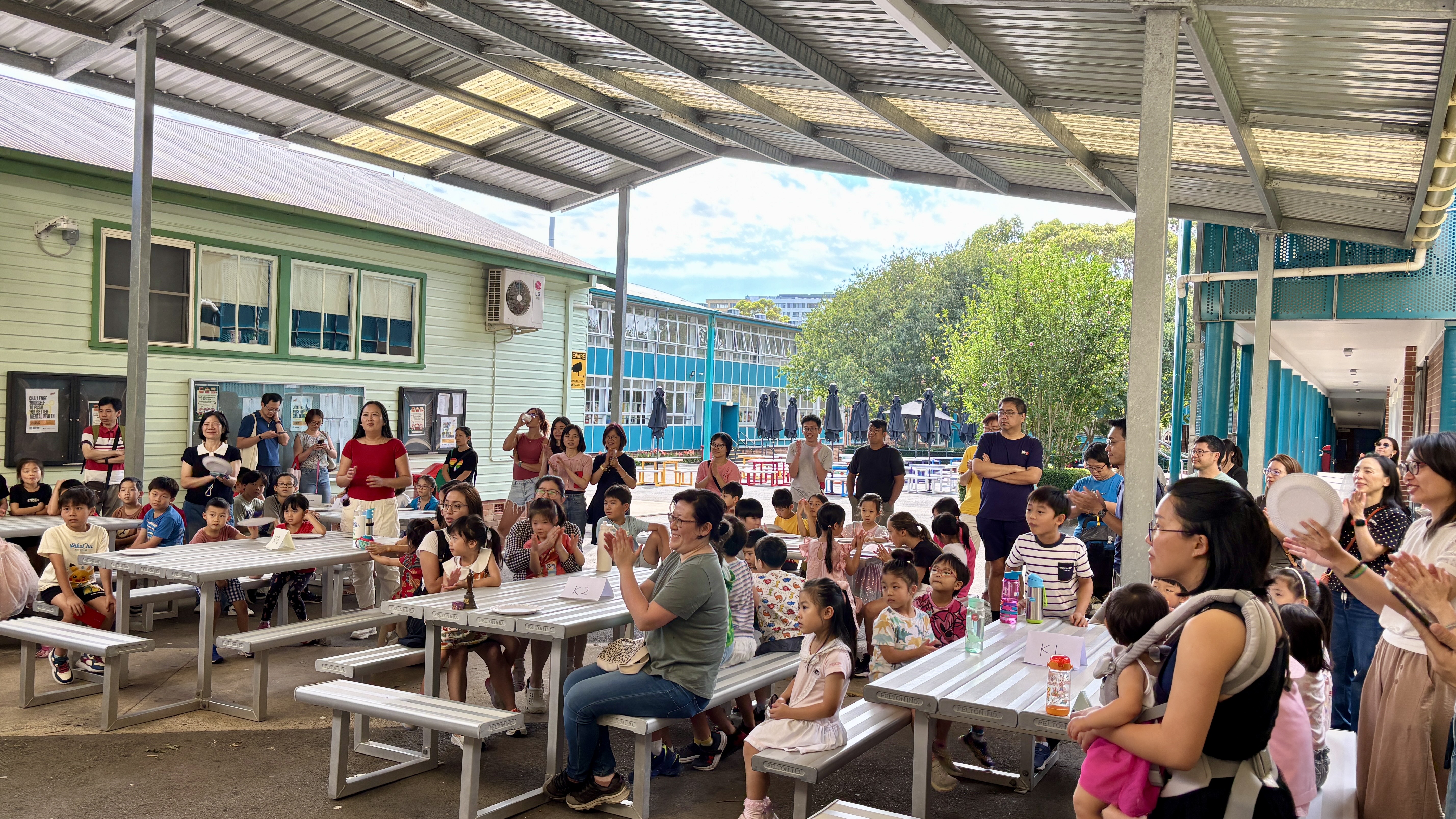 現場家長師生準備搓湯圓及品嘗甜湯