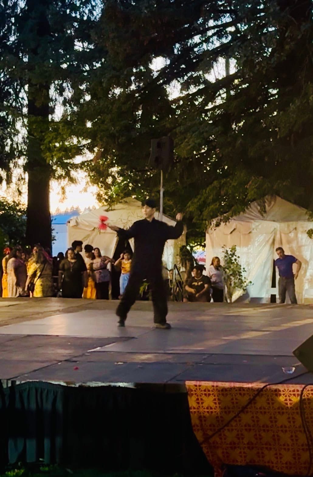  精湛的扯鈴表演