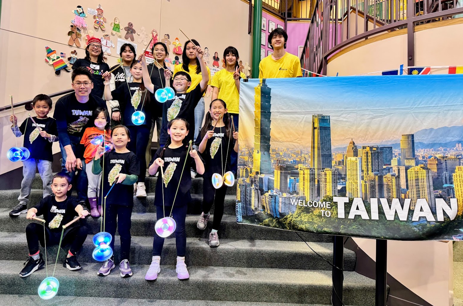 Findley小學臺灣志工群合照