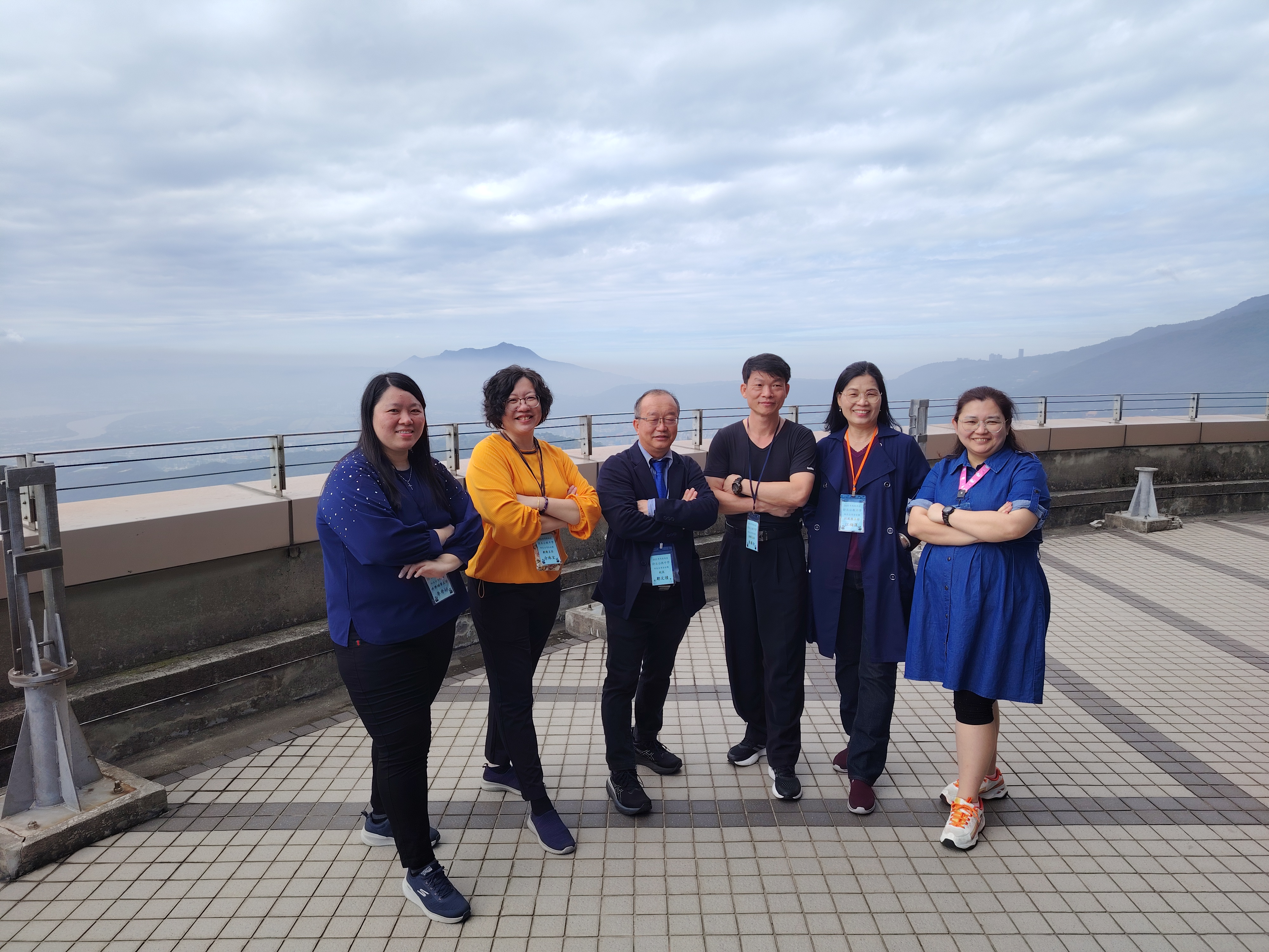 我校行政團隊在中國文化大學校園