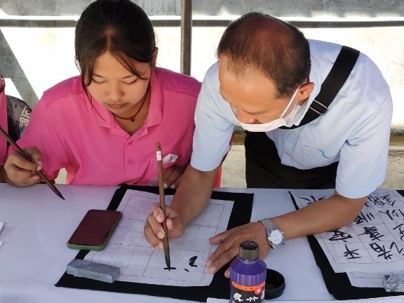 泰國清萊地區2023年漢字文化節揮毫活動圖片