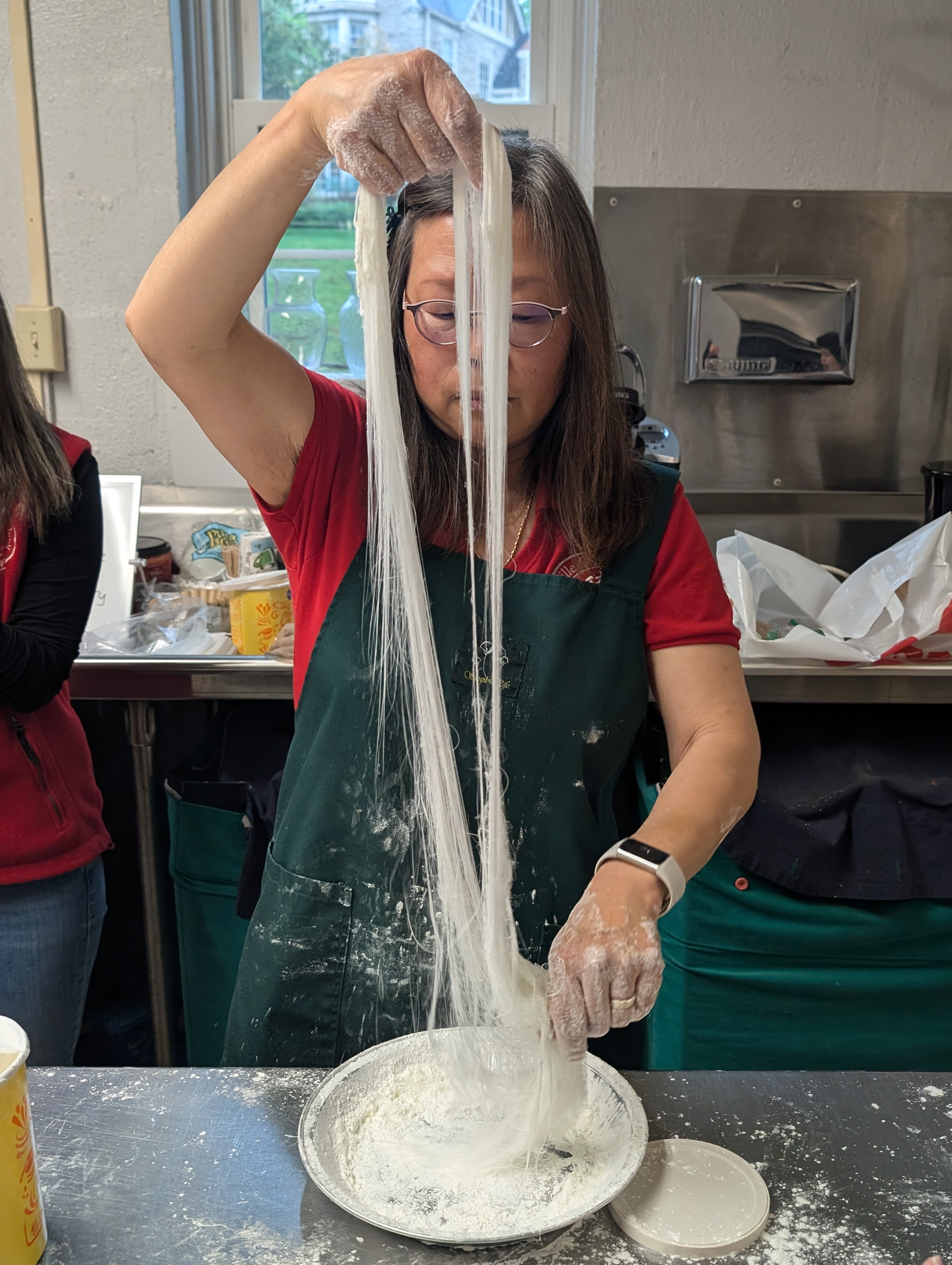 大納城中文學校重現龍鬚糖技藝2