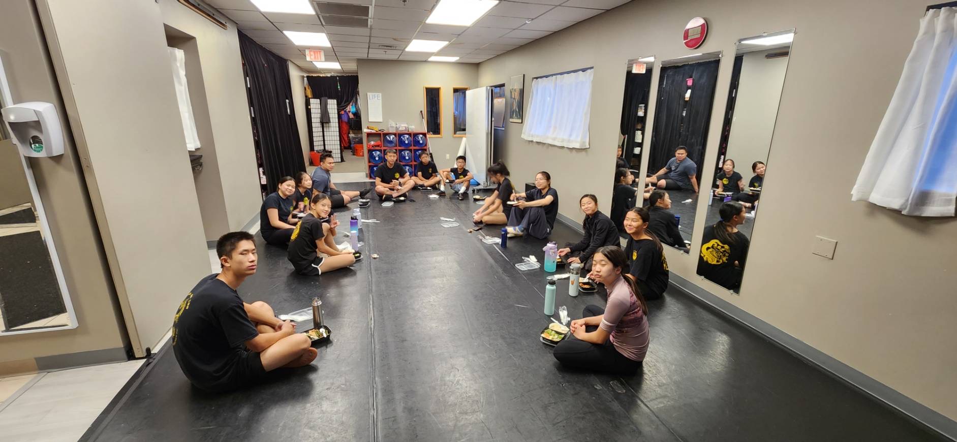 中華民俗藝術工作坊主流活動中展示2024夏令營成果  1