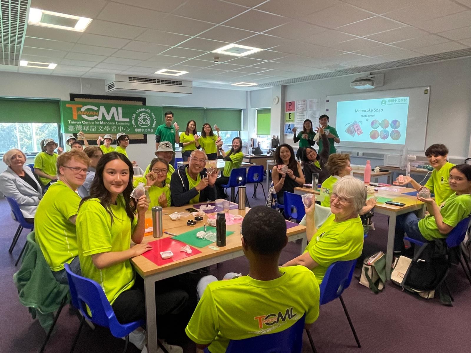 華園2024中秋節文化教學活動-月餅手工皂工作坊暨教師節敬師活動4