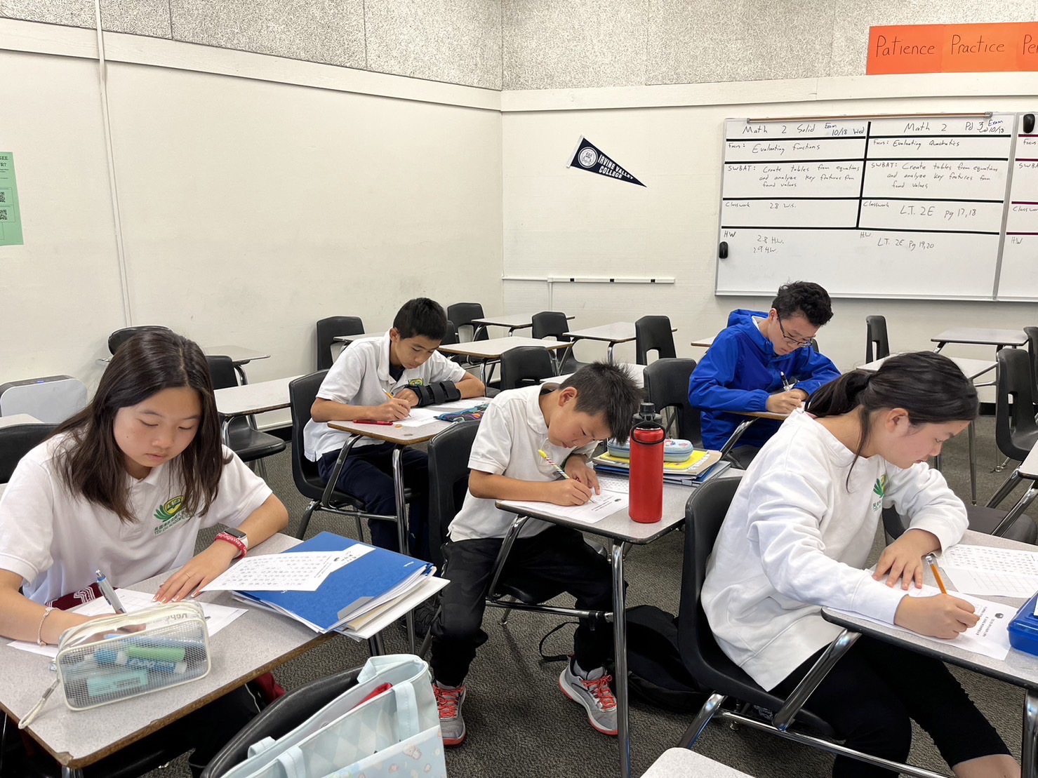 參賽者屏氣凝神，用心於當下。