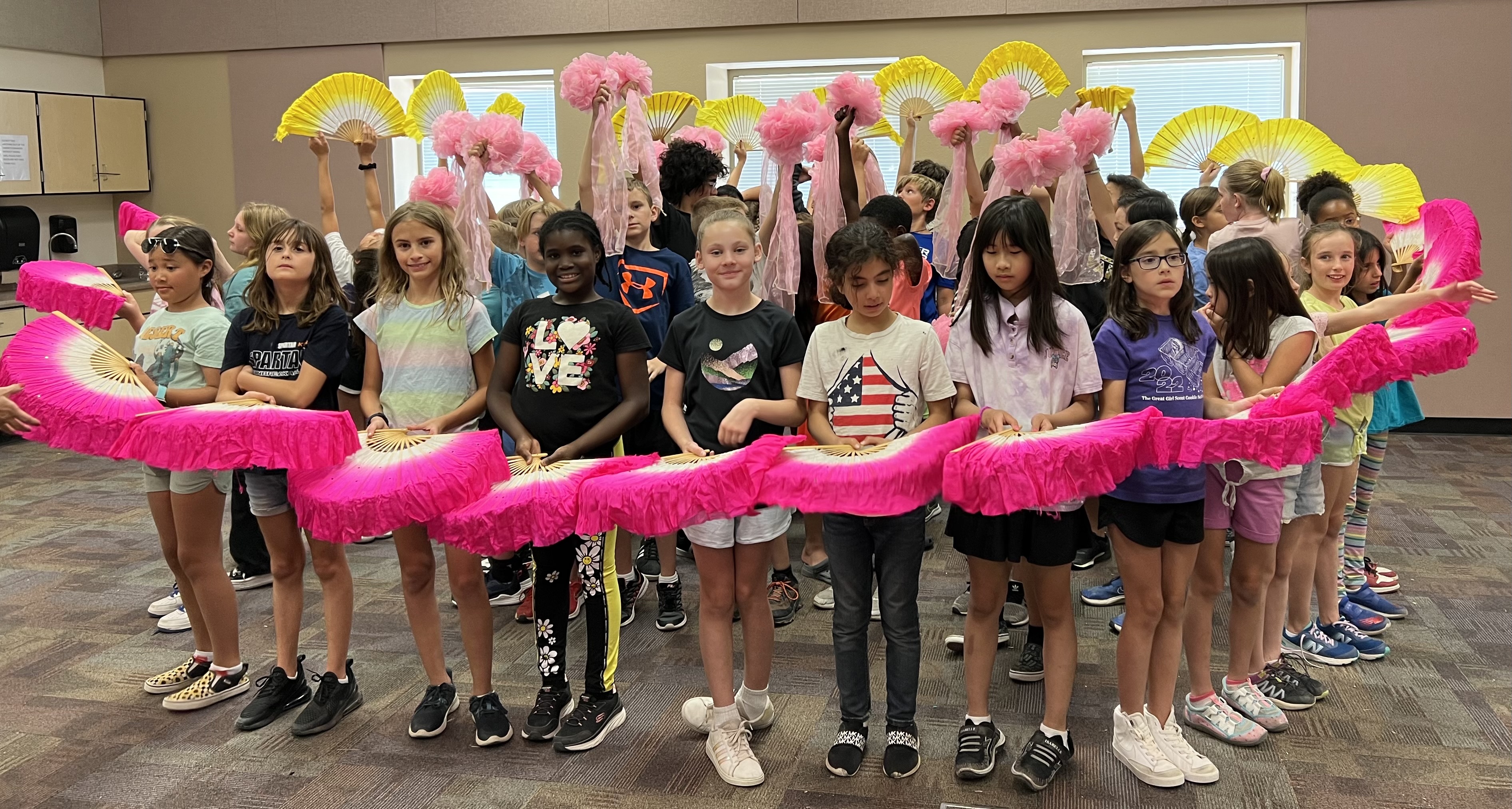 學生上舞蹈課程