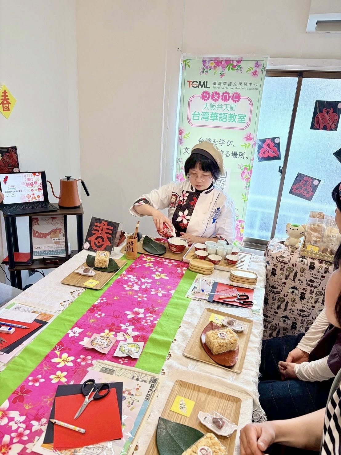 陳校長介紹台灣茶文化