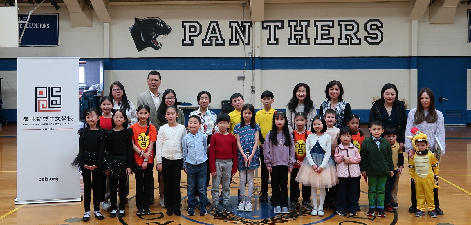 全體參賽者與裁判合照