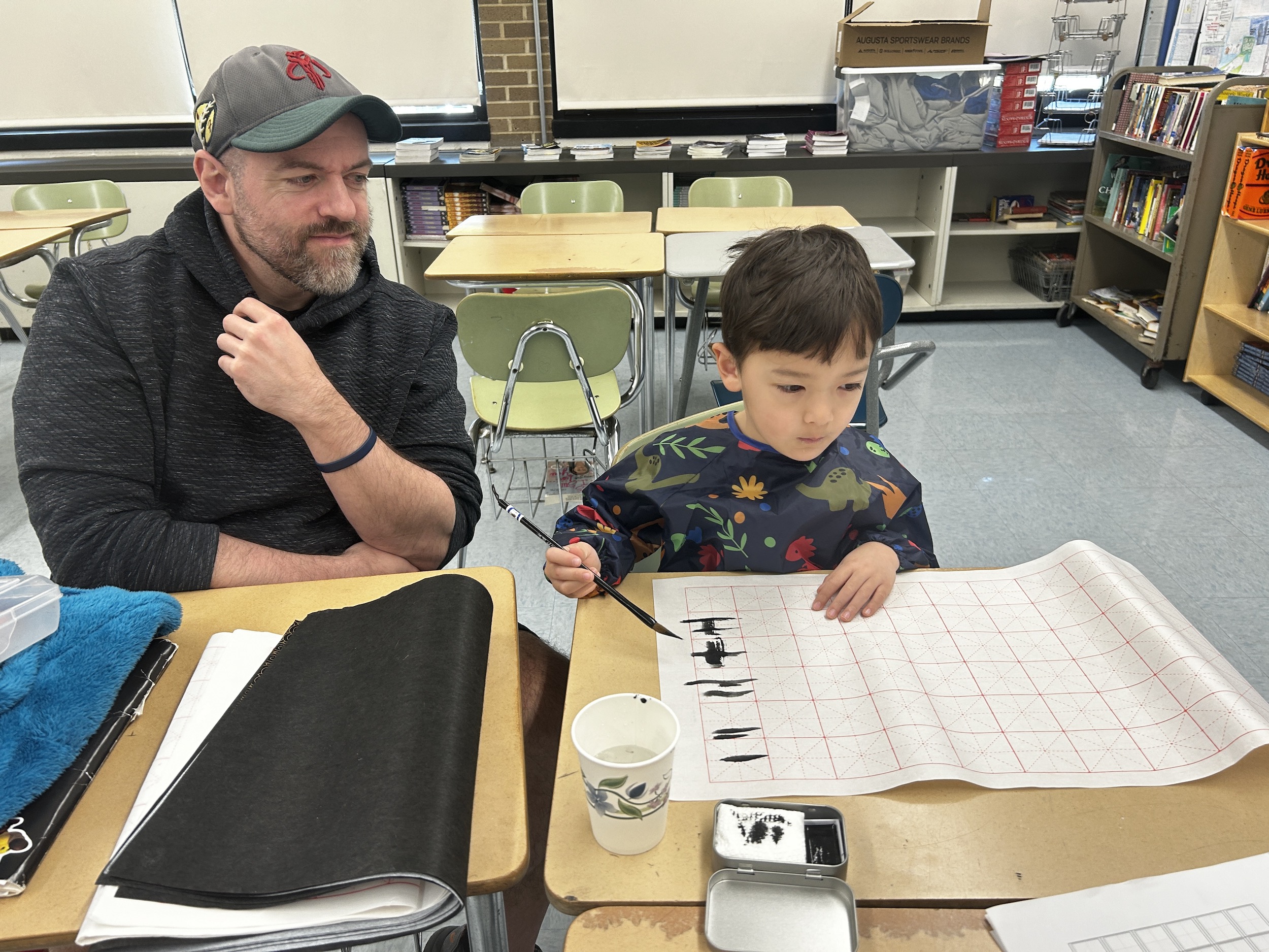 小幼班用毛筆參加寫字比賽