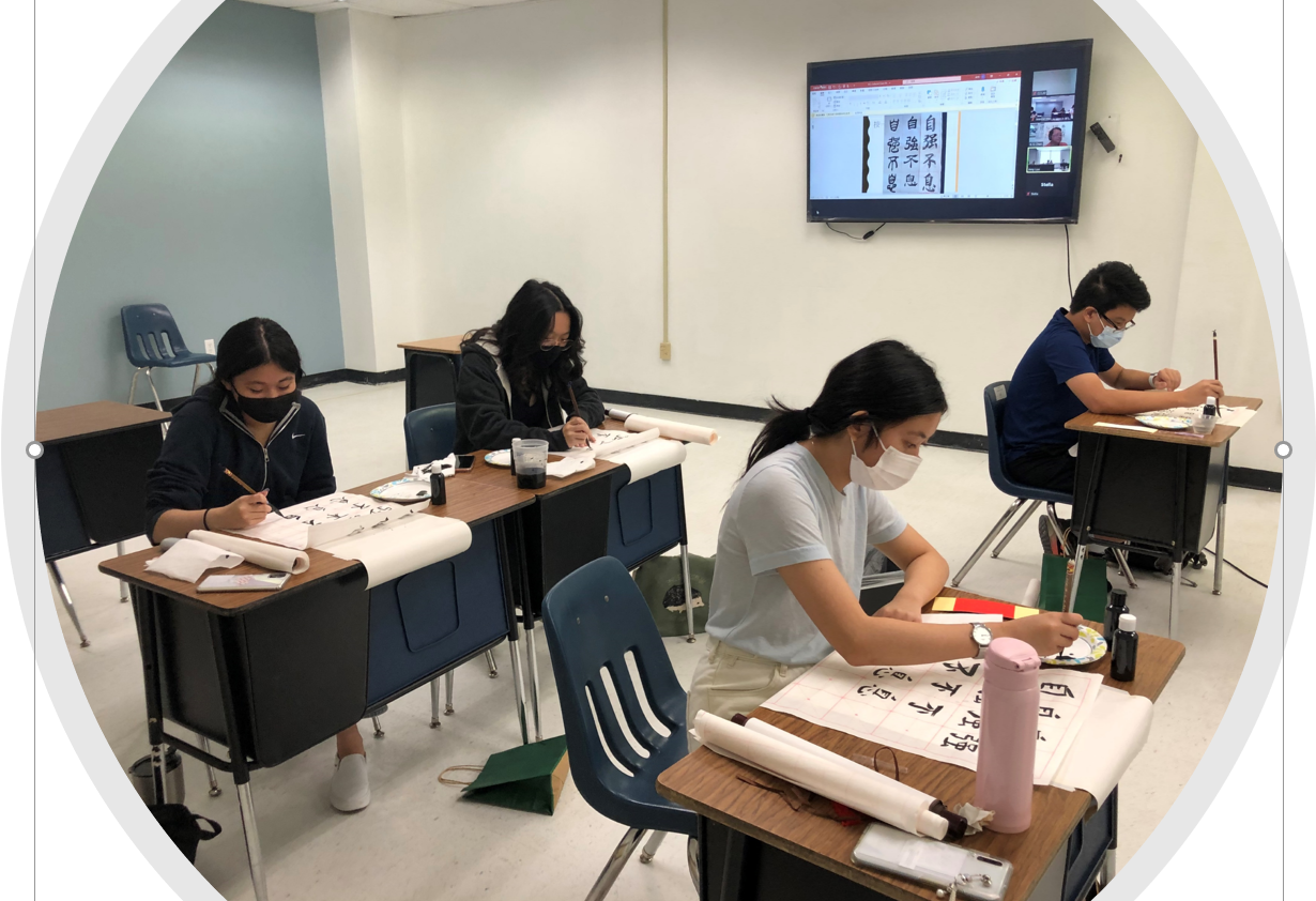 自創線上和實體混合教學