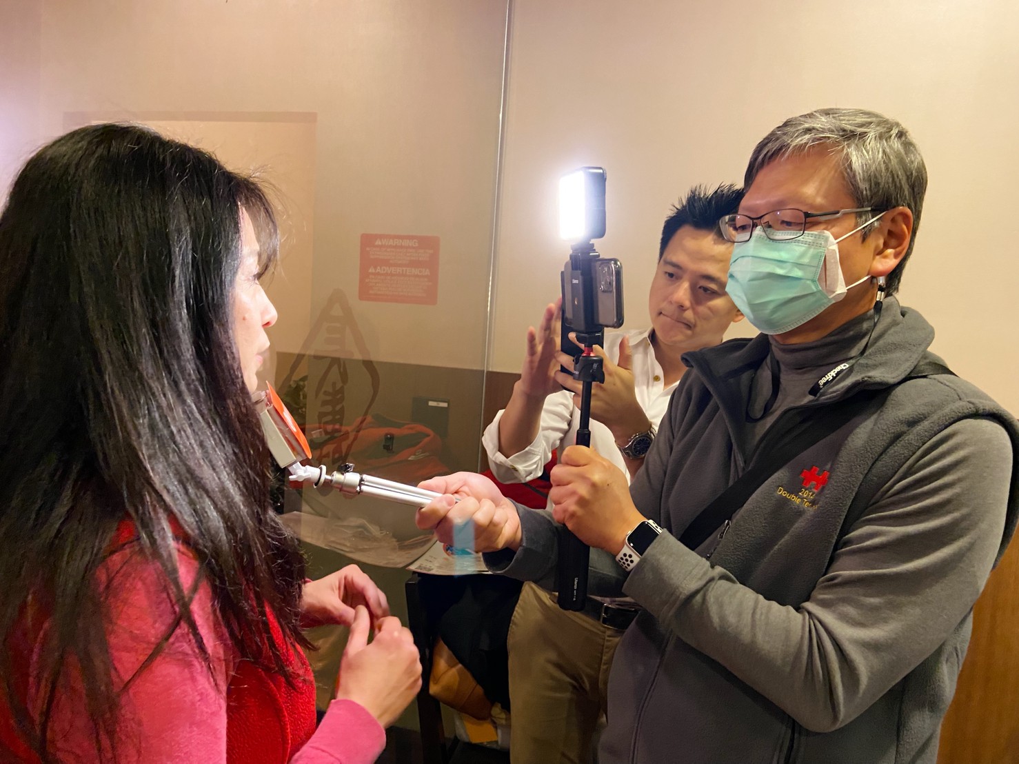 「北加州中文學校聯合會」會長李亭儀接受記者採訪