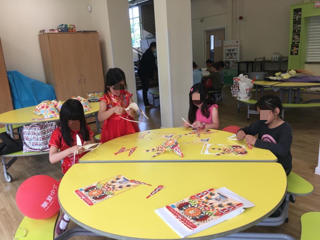 Southgate分校 手作臺灣原住民傳統頭飾。