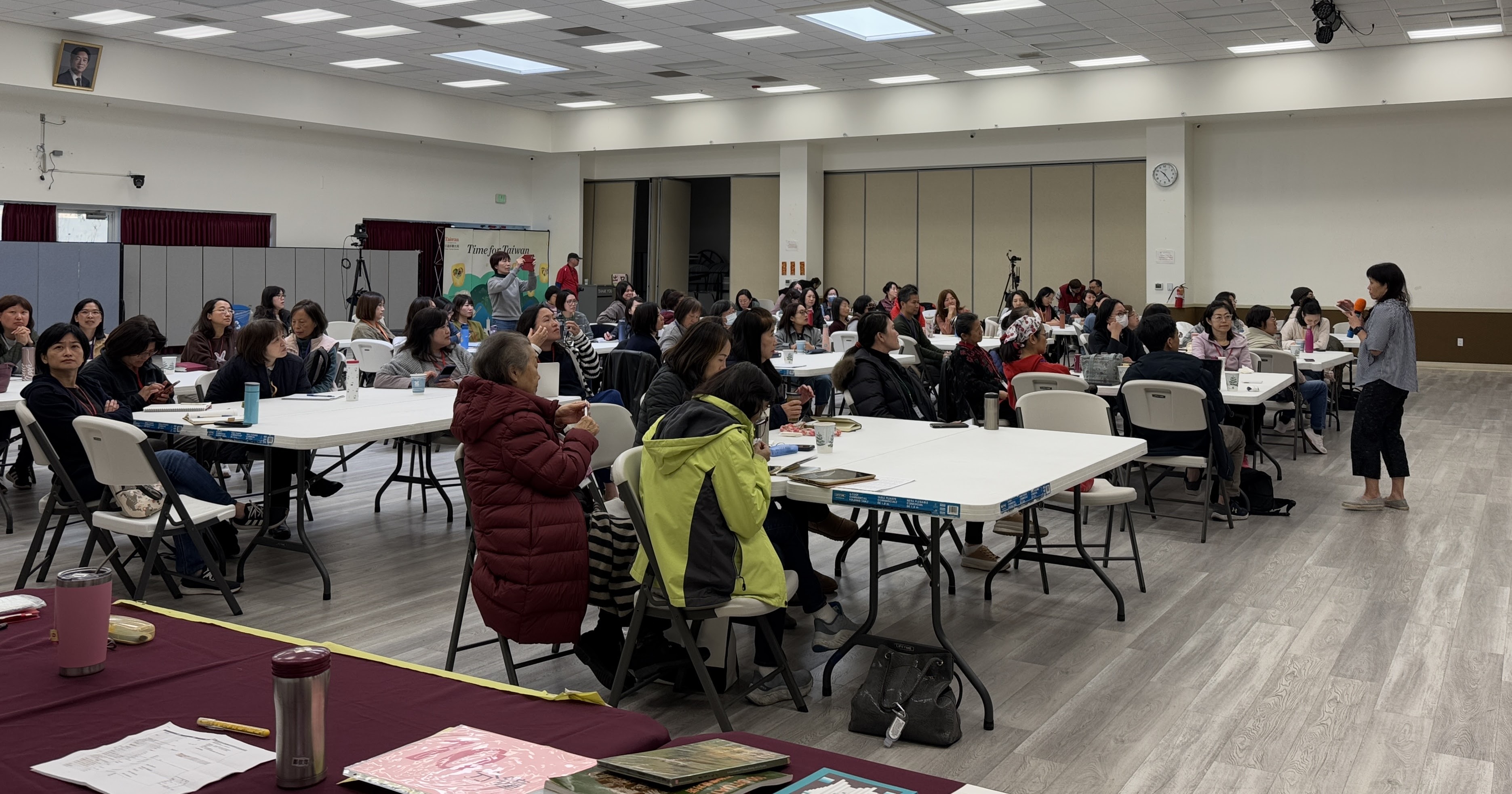 認真學習中的中文教師們(一)