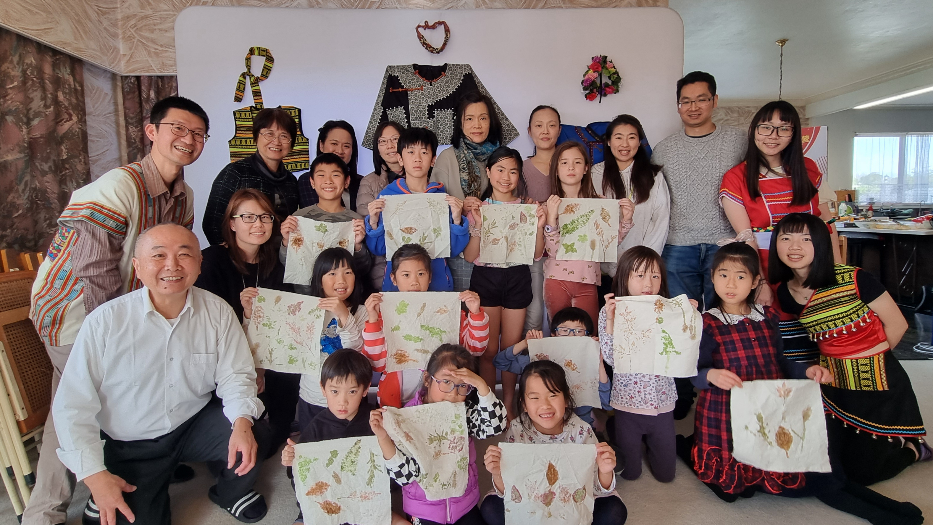 奧克蘭原住民文化在地研習合影，學員充滿自信展示研習成果