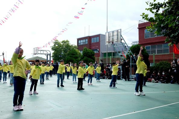 小學部四、五、六年級舞蹈表演
