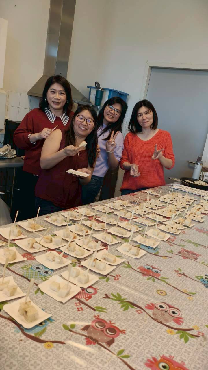 蘿蔔糕品嚐--老師/家長們多用心啊！