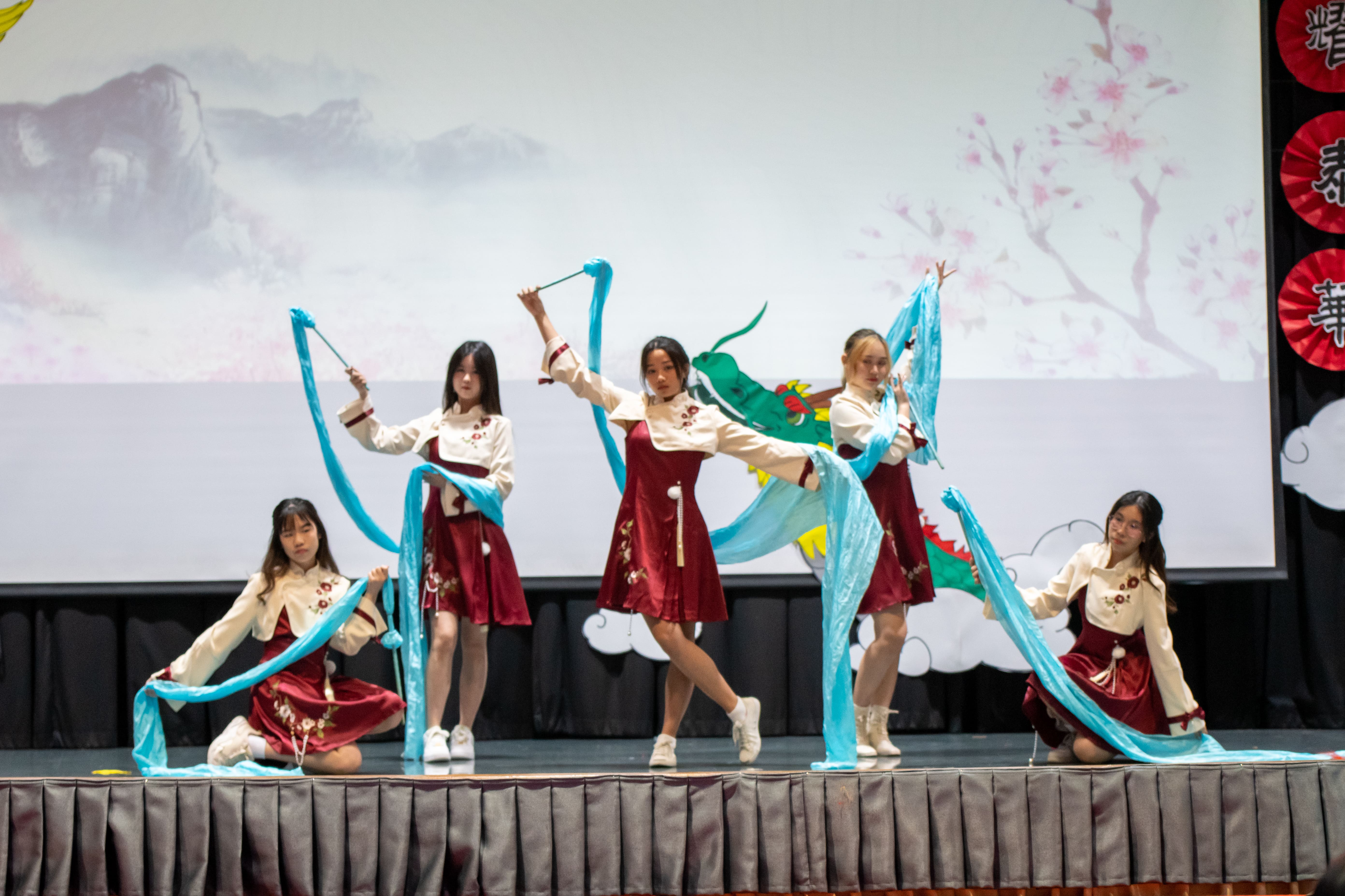 FASCA曼谷分會學員舞蹈表演