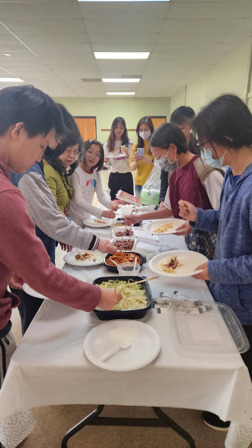 注音班八年級師生臺式潤餅體驗