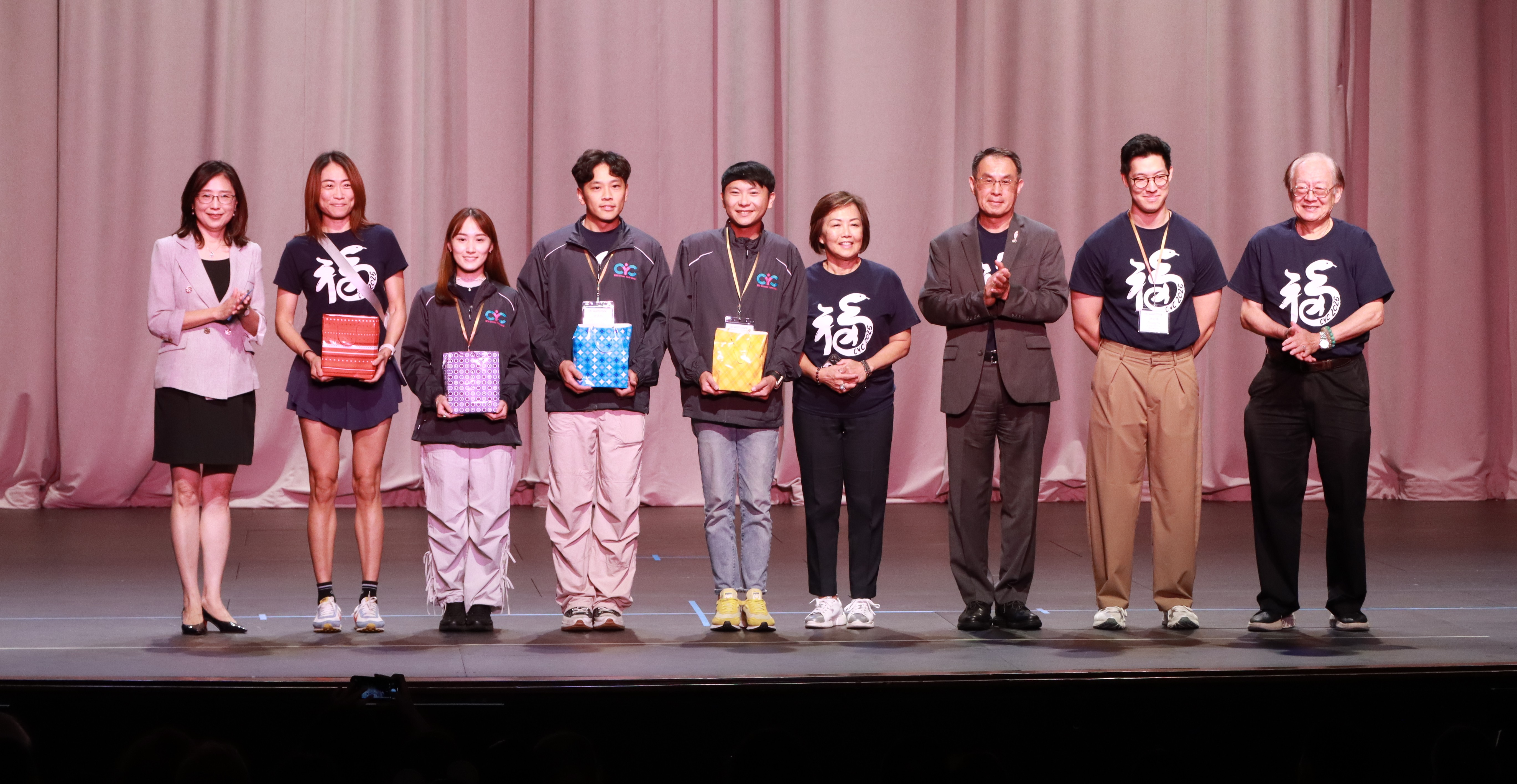 CYC 貴賓們及文化老師們合照