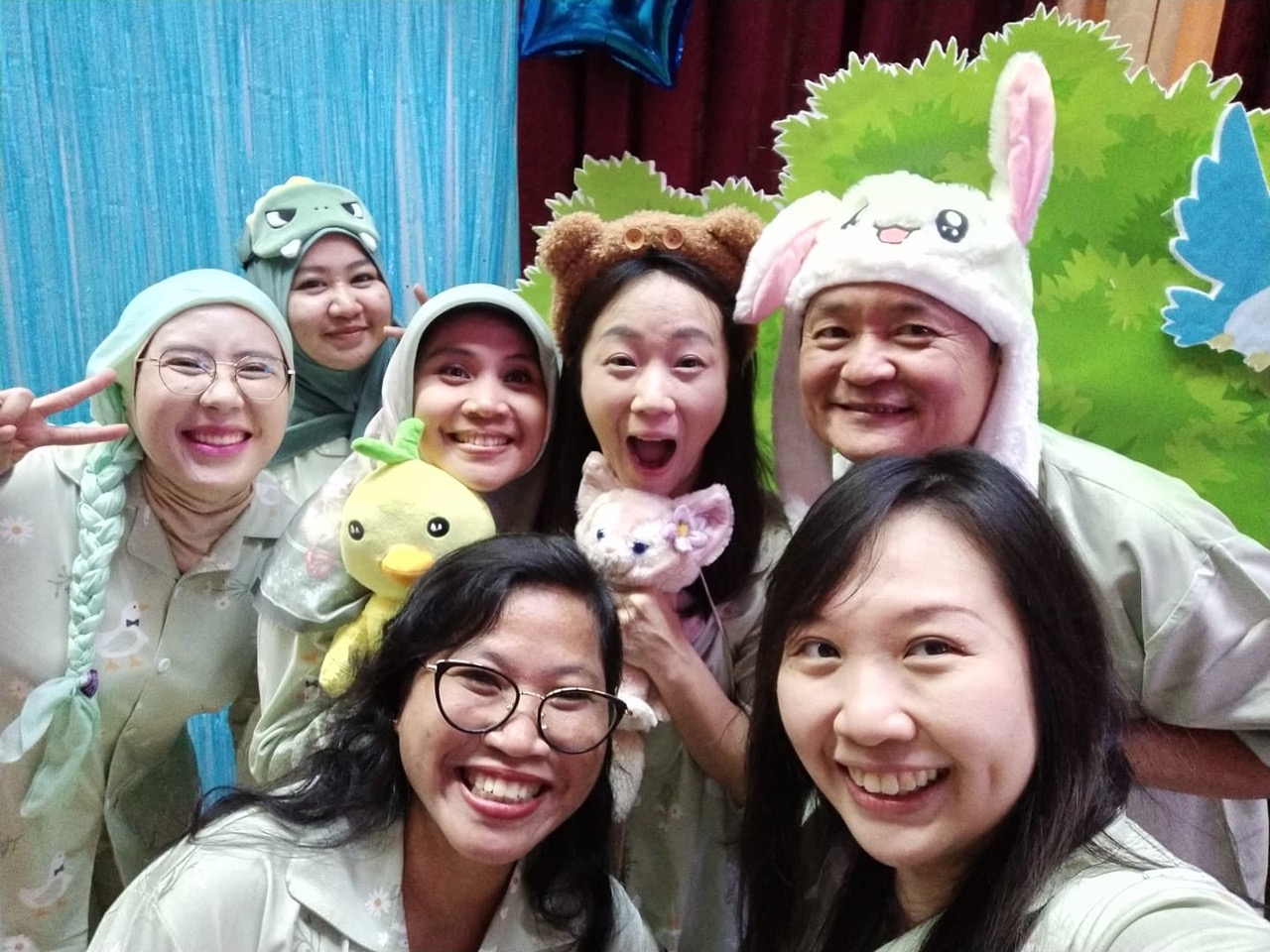 語文部小學教師團隊合影