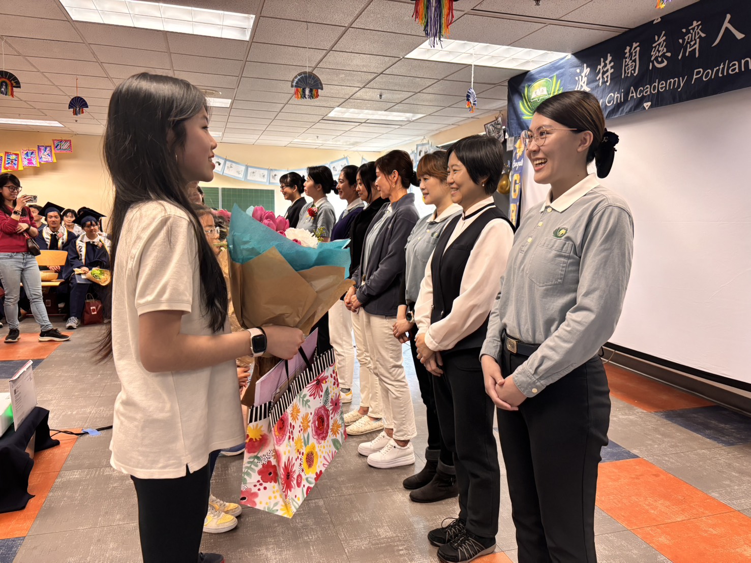 各班學生代表向師長表達感謝之意