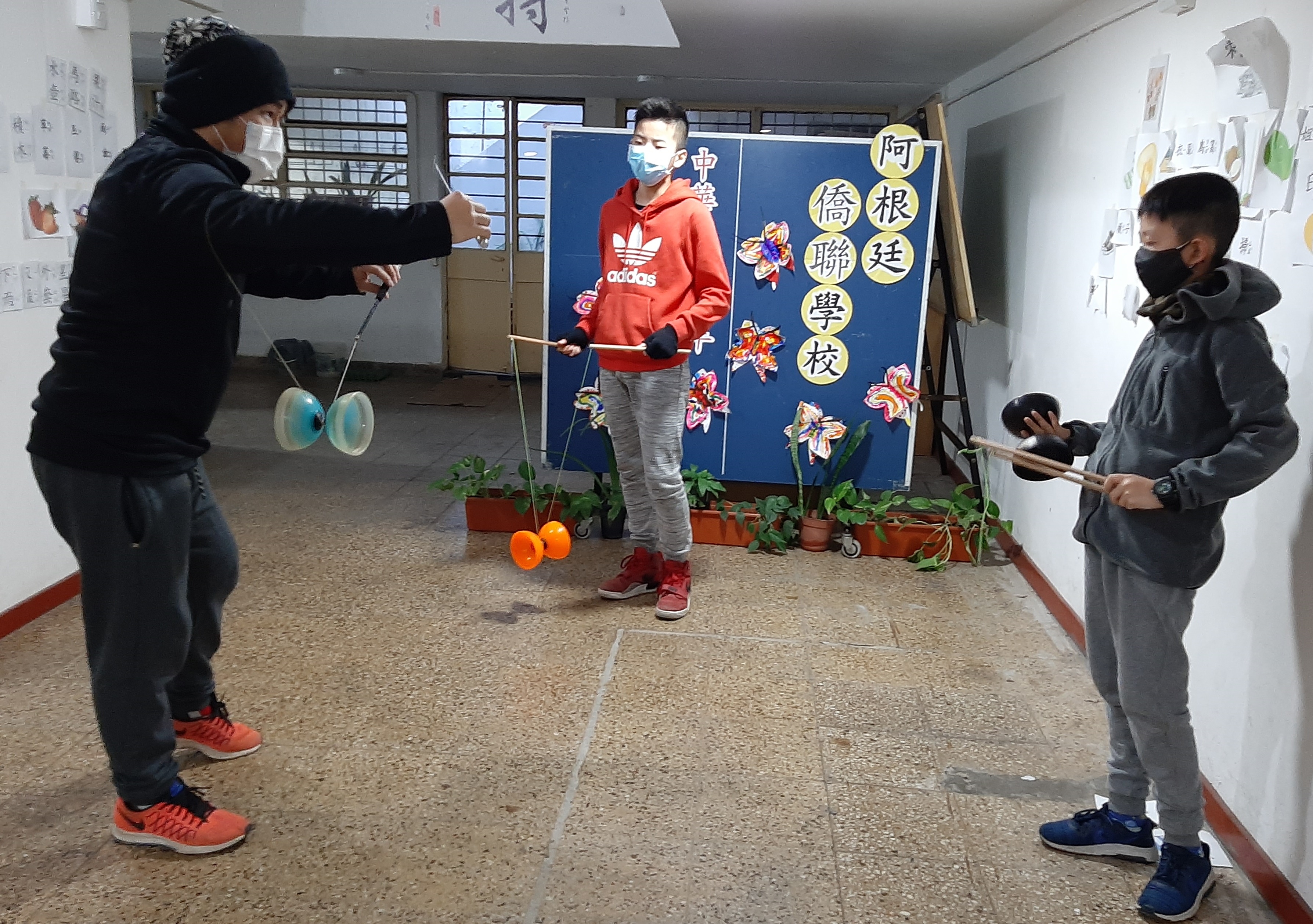 老師為有基礎的學生教授新的技巧