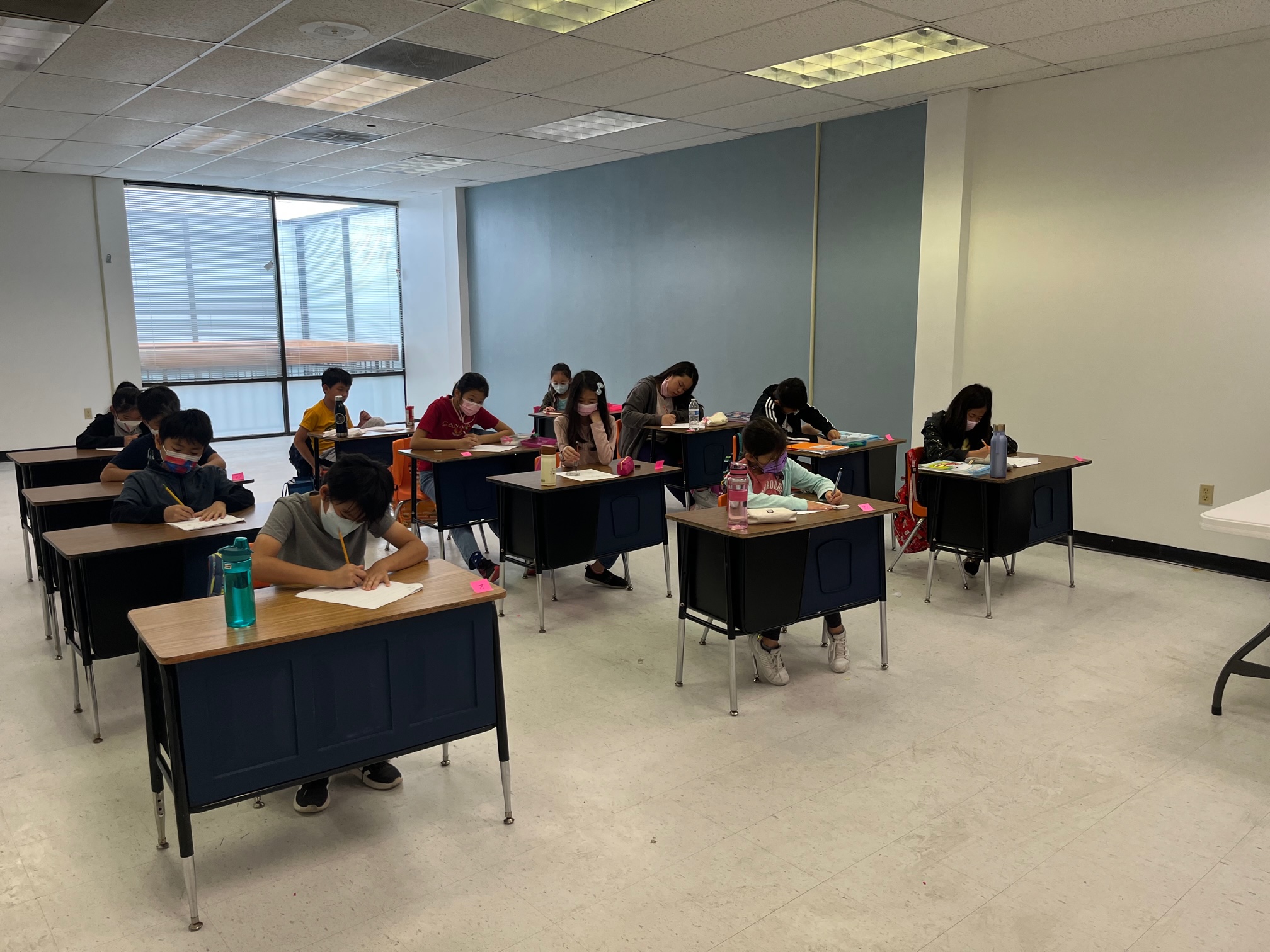 學藝競賽, 中級組: 由學過的生字中延伸成生詞， 進而寫出完整的句子。