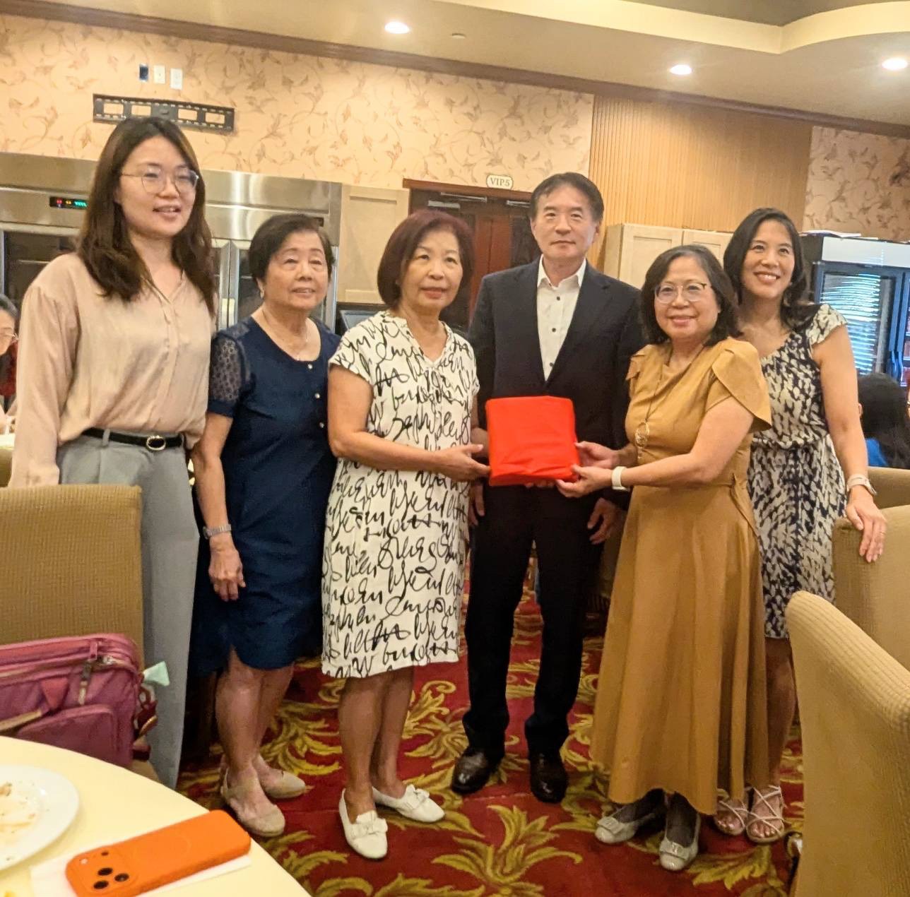 高家富主任監交新舊會長交接儀式