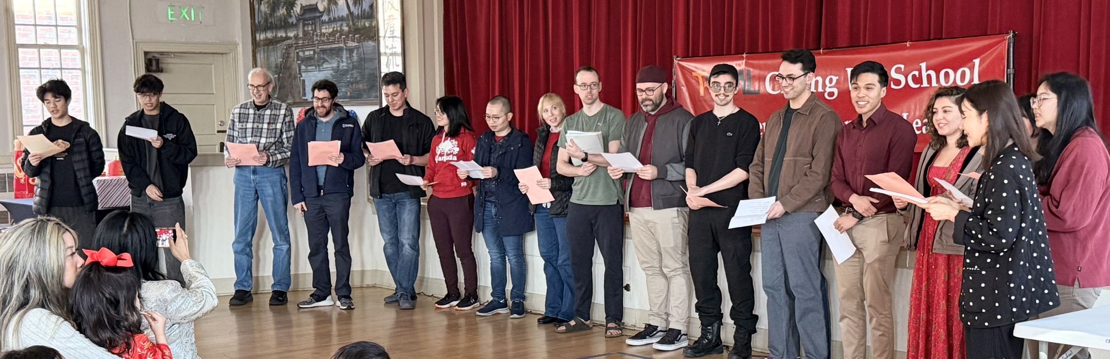 台灣華語文中心學生在老師指導下，以標準的中文說新年吉祥話