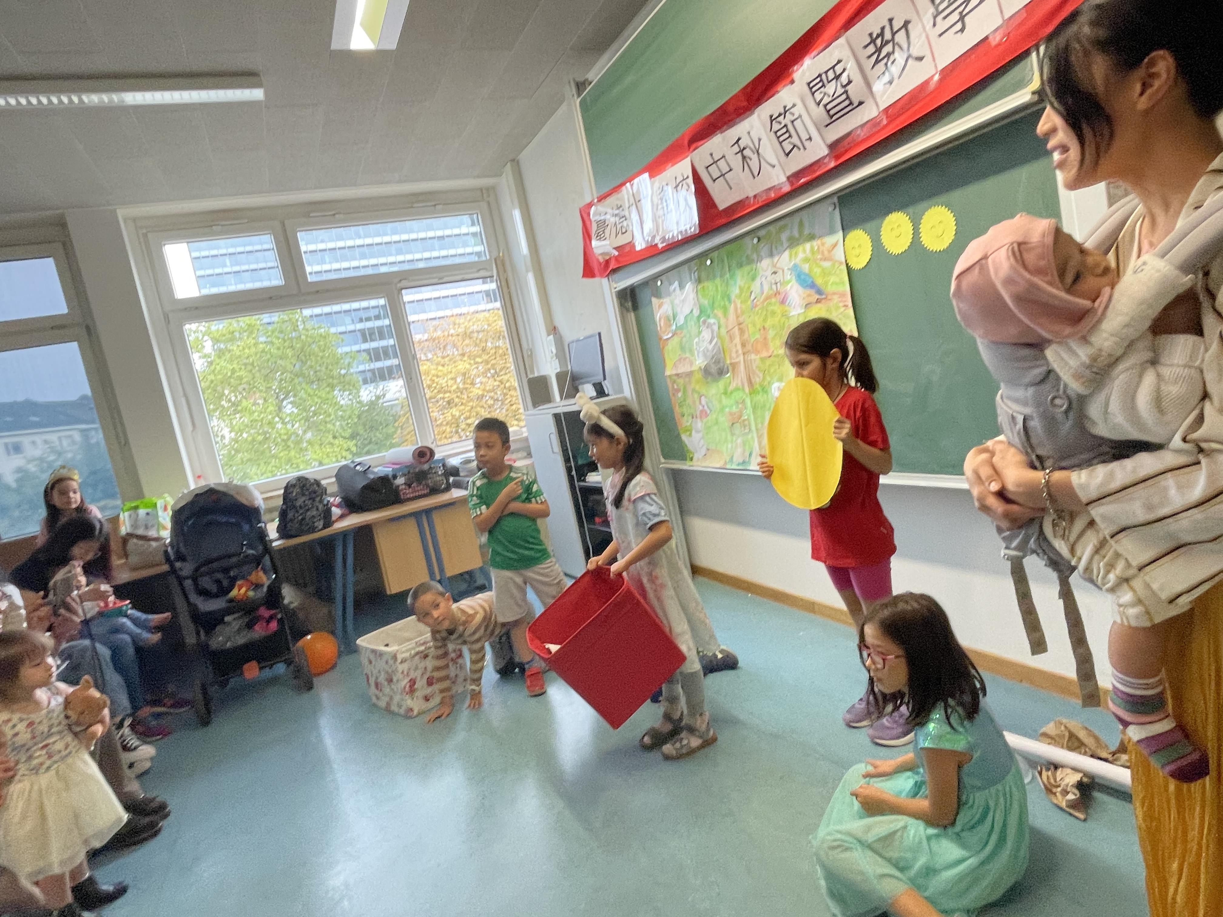 小朋友們的表演