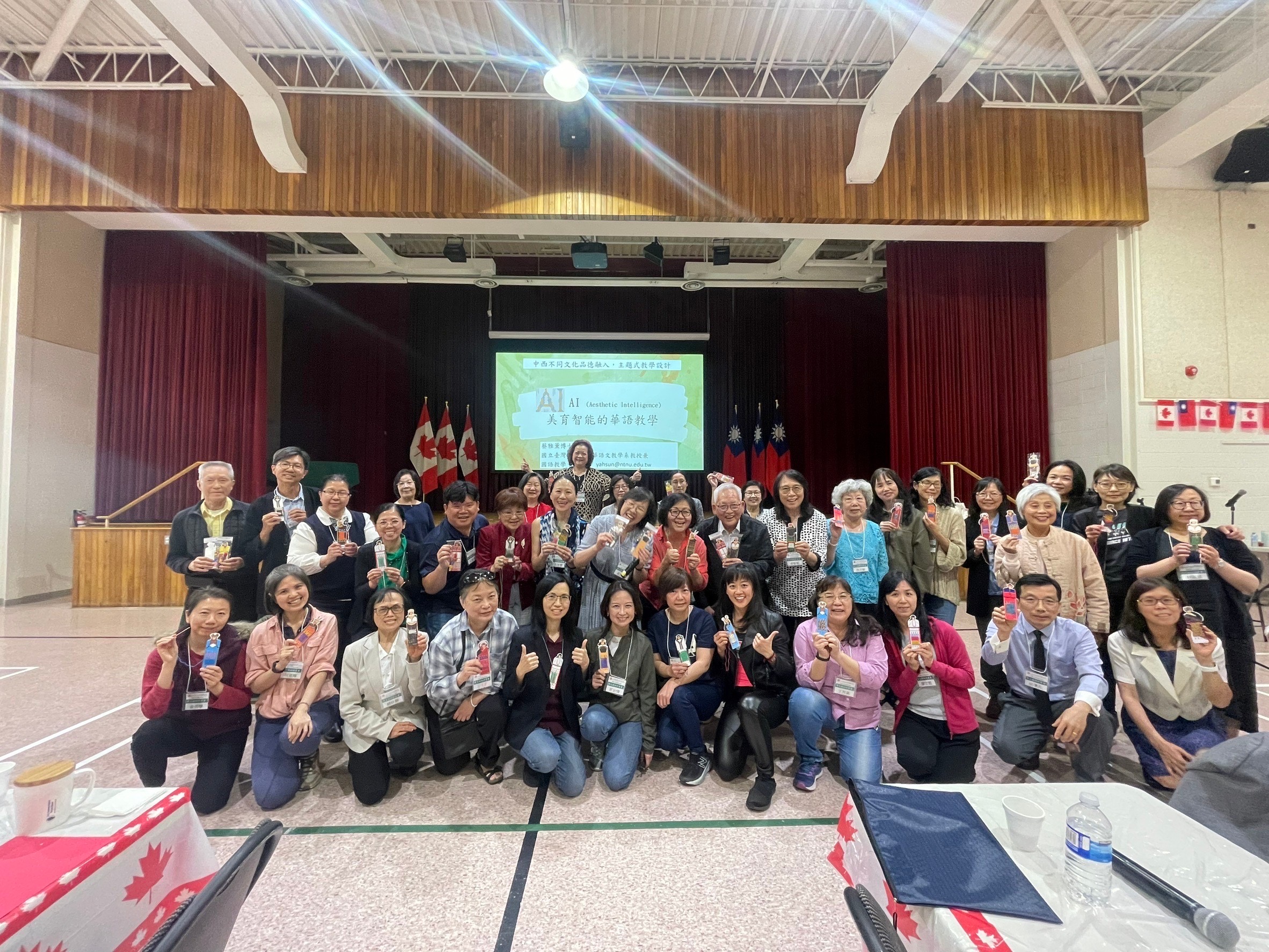 全體教師暨同學合影