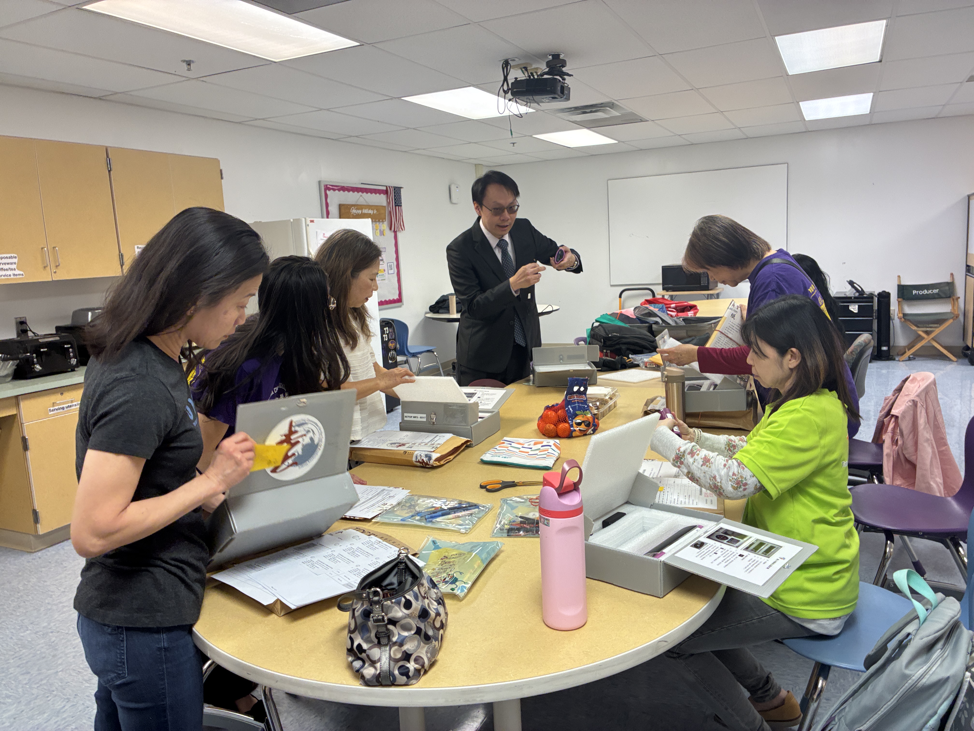 教育組陳奕達秘書親自到場指導，詳細說明測驗要點