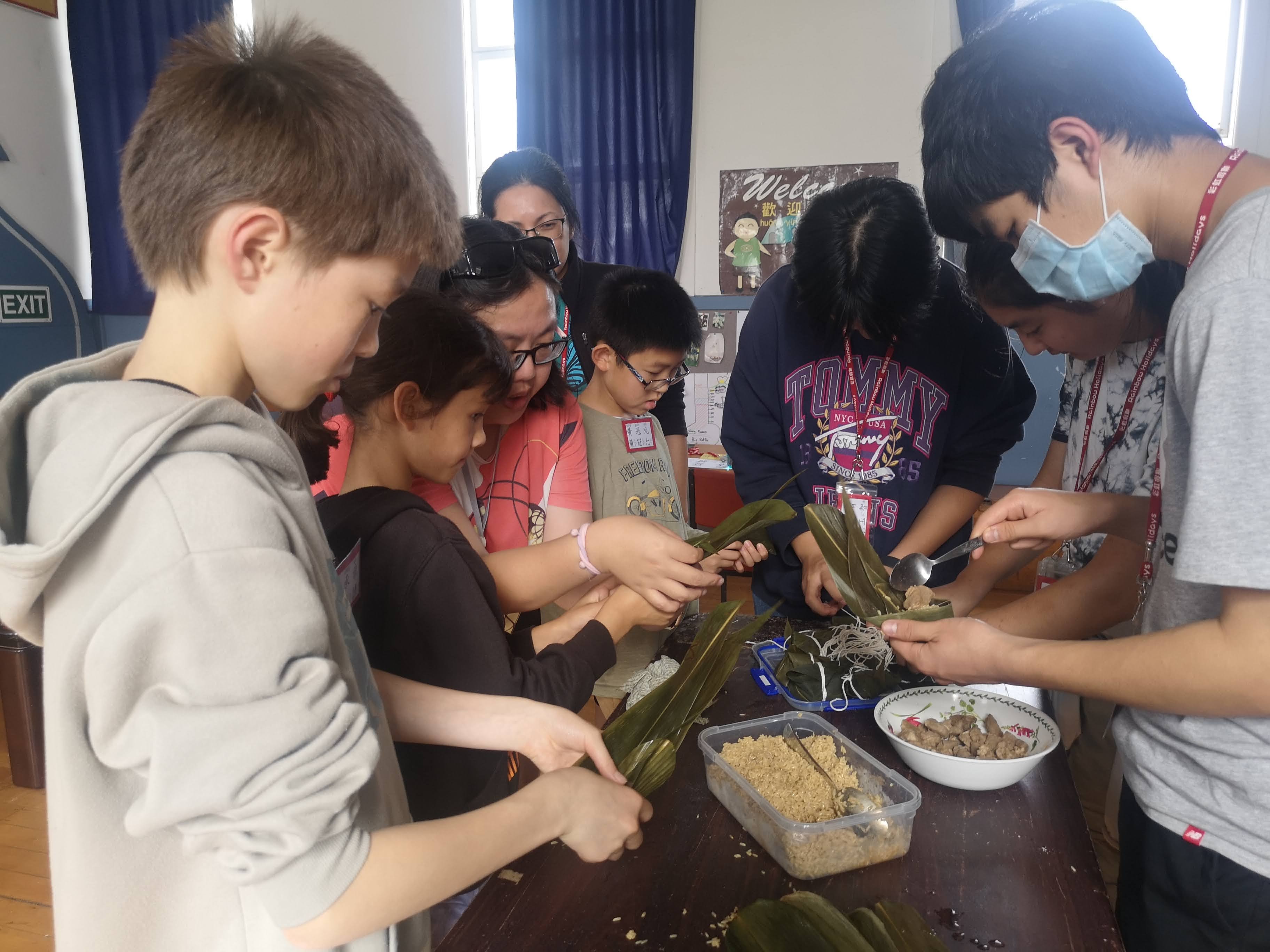 室內活動 包粽子