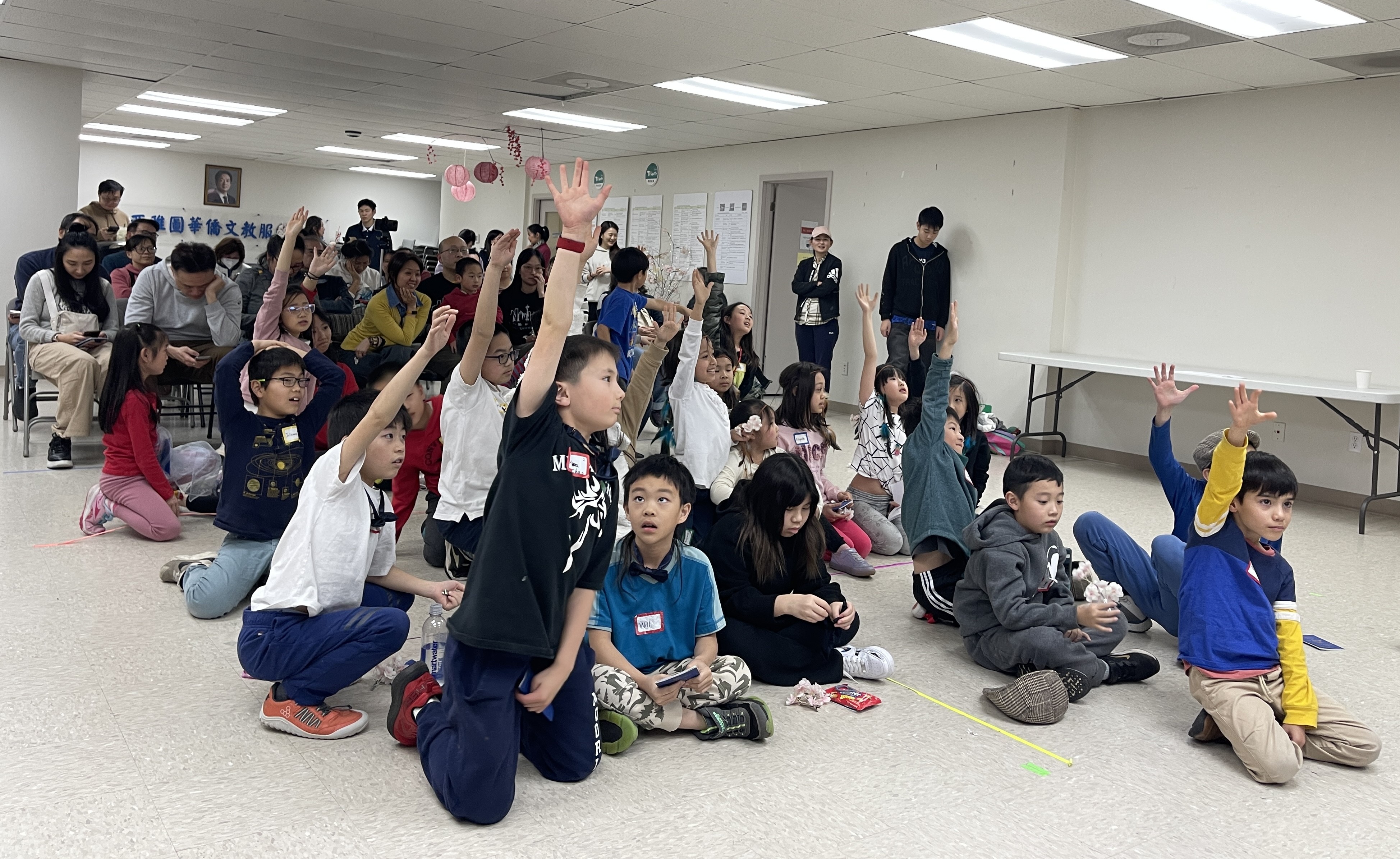 團體競賽回答踴躍、競爭激烈