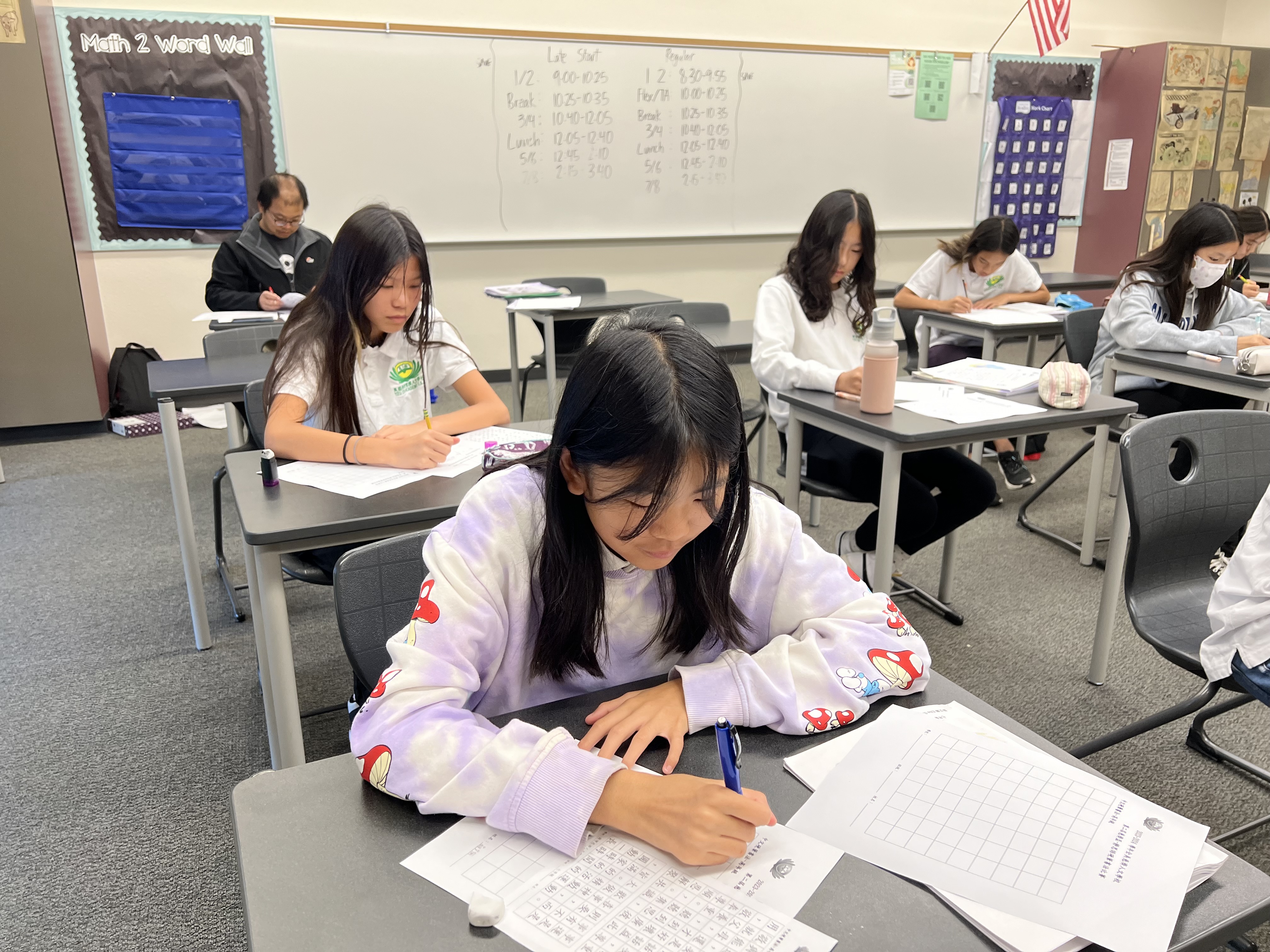 讀靜思語讓學生們靜心，書寫的時候一筆一筆思量結構，就能寫出漂亮的字。