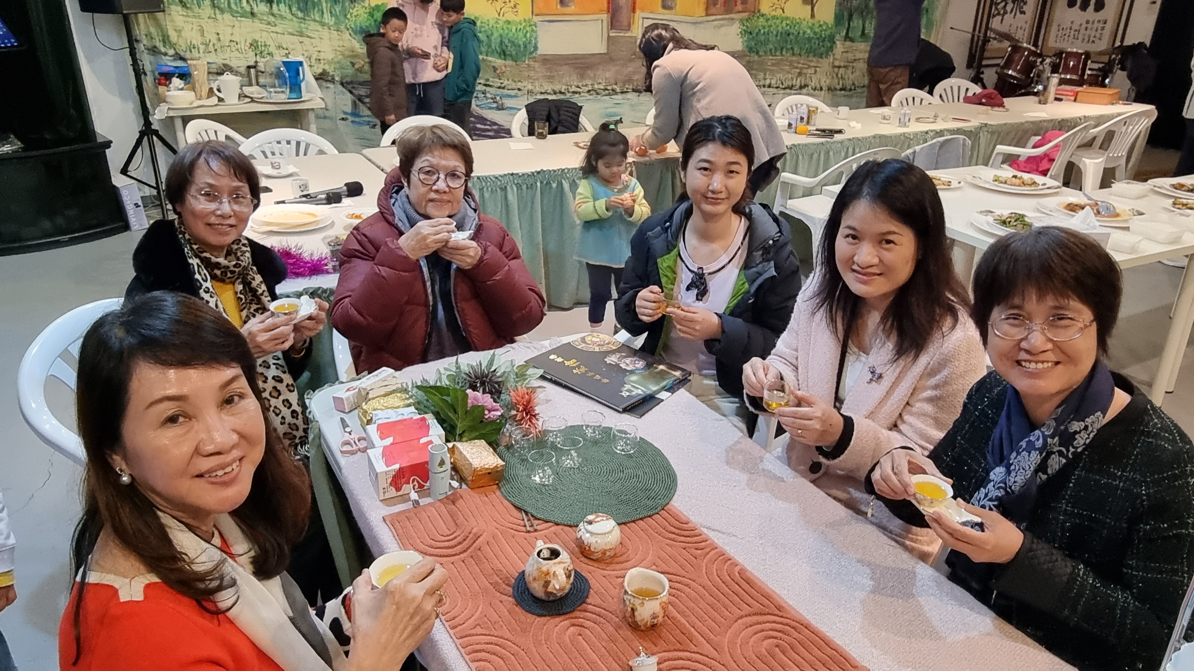 學員體驗品茗文化與藝術