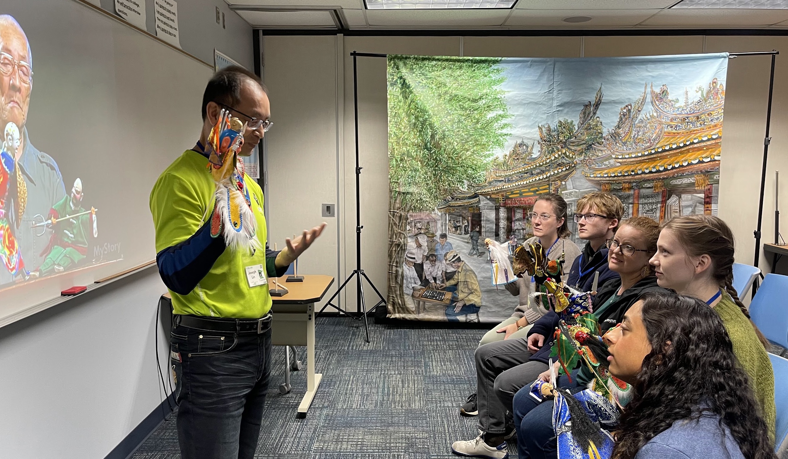 林志誠老師介紹布袋戲歷史