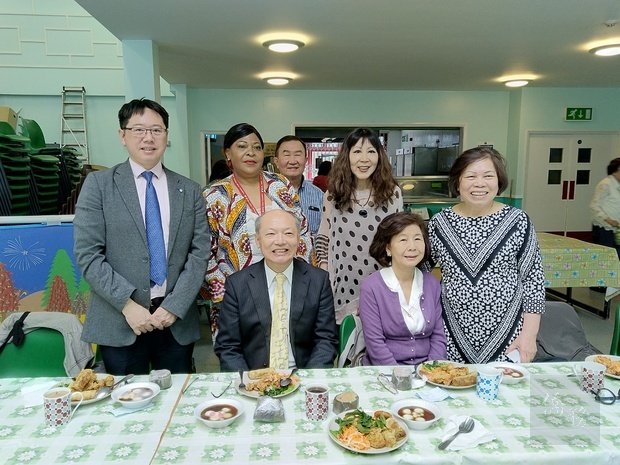 英國倫敦中華學校端午聯歡餐會 兒童舞蹈活力登場2