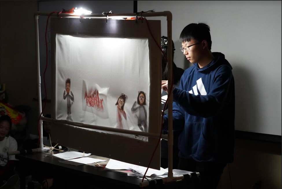 新春園遊會的演出之一 ~ 皮影戲「老鼠娶親」