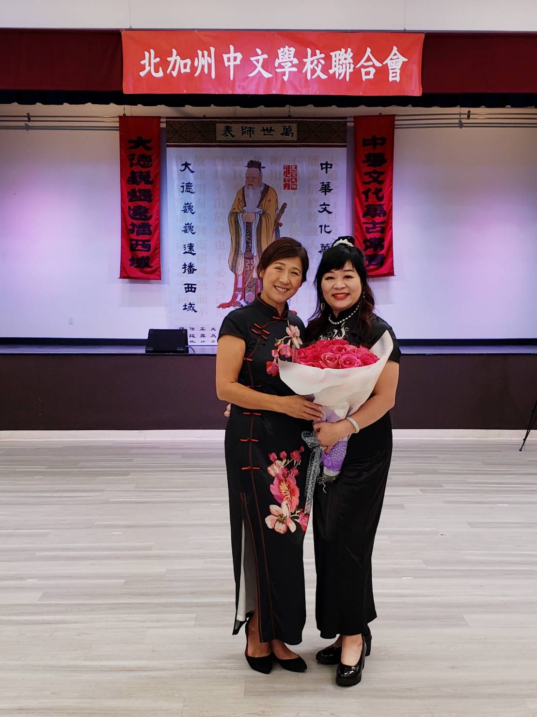 本會45屆會長王婉君與會員學校校長