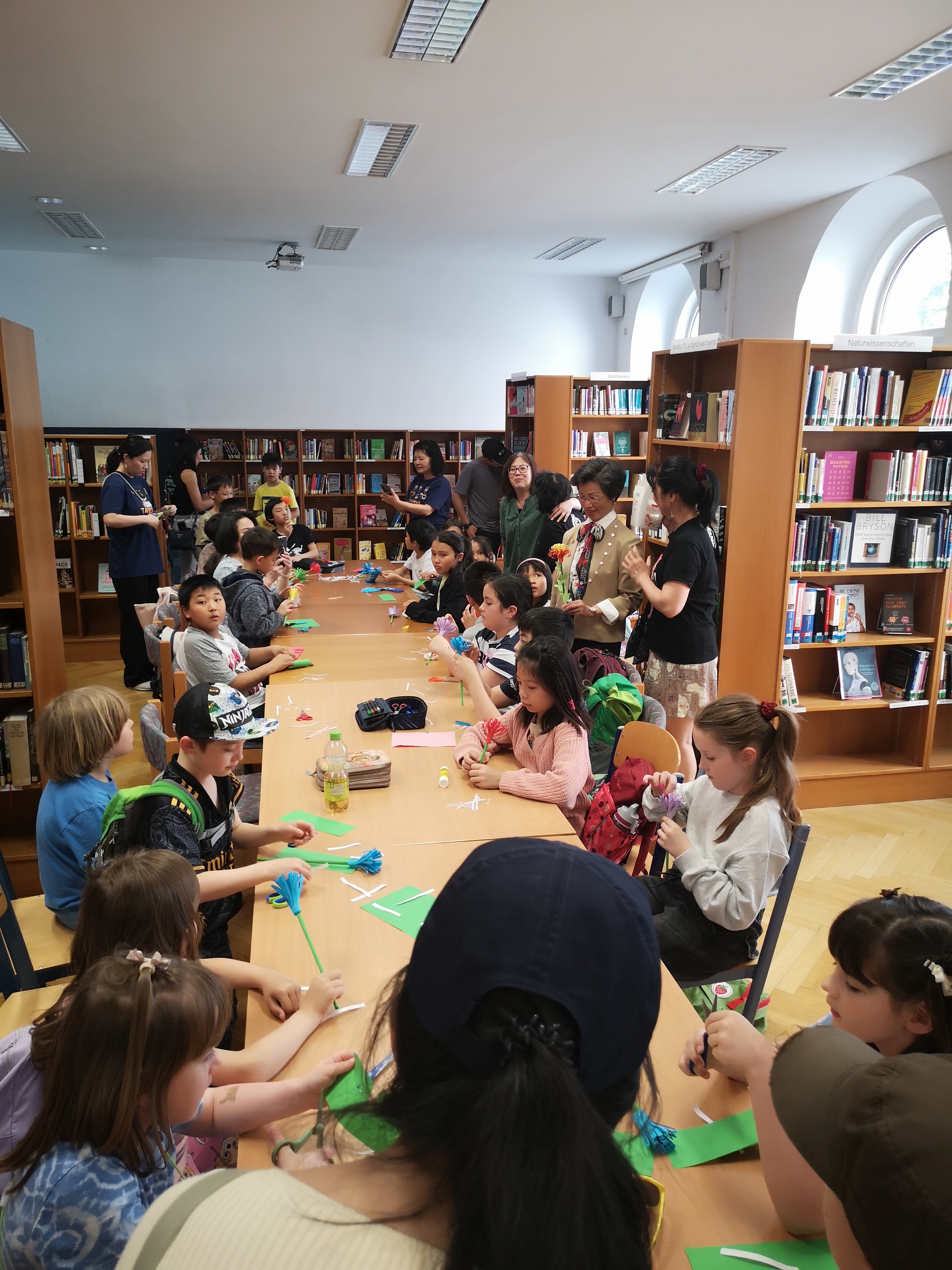 大家一齊做菊花