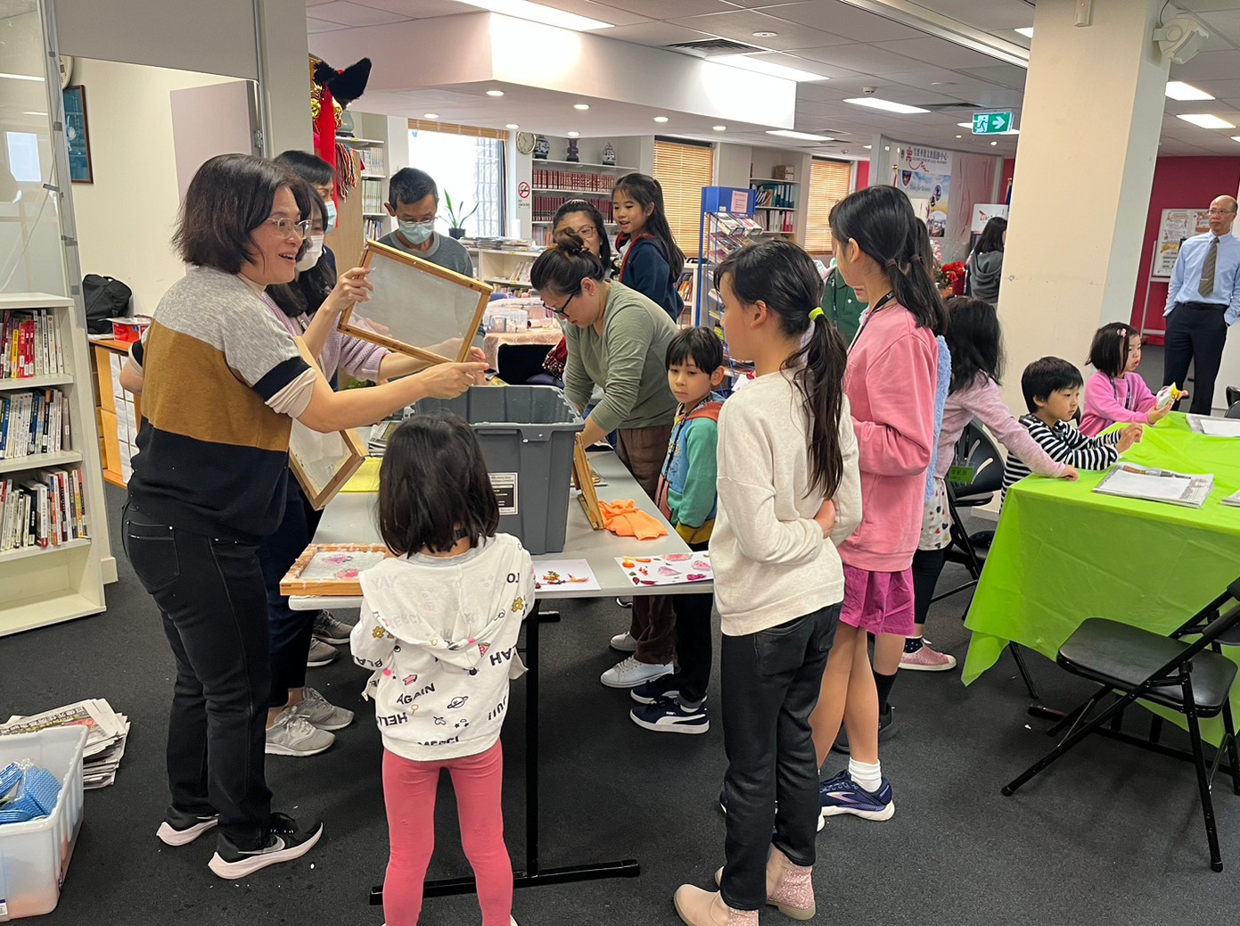 老師吳淑均介紹手工造紙